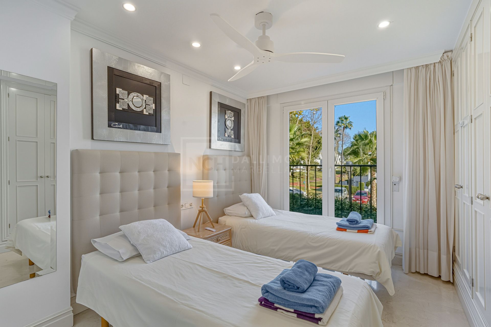 Excellent, fully renovated, three bedroom first floor apartment on Marbella’s Golden Mile