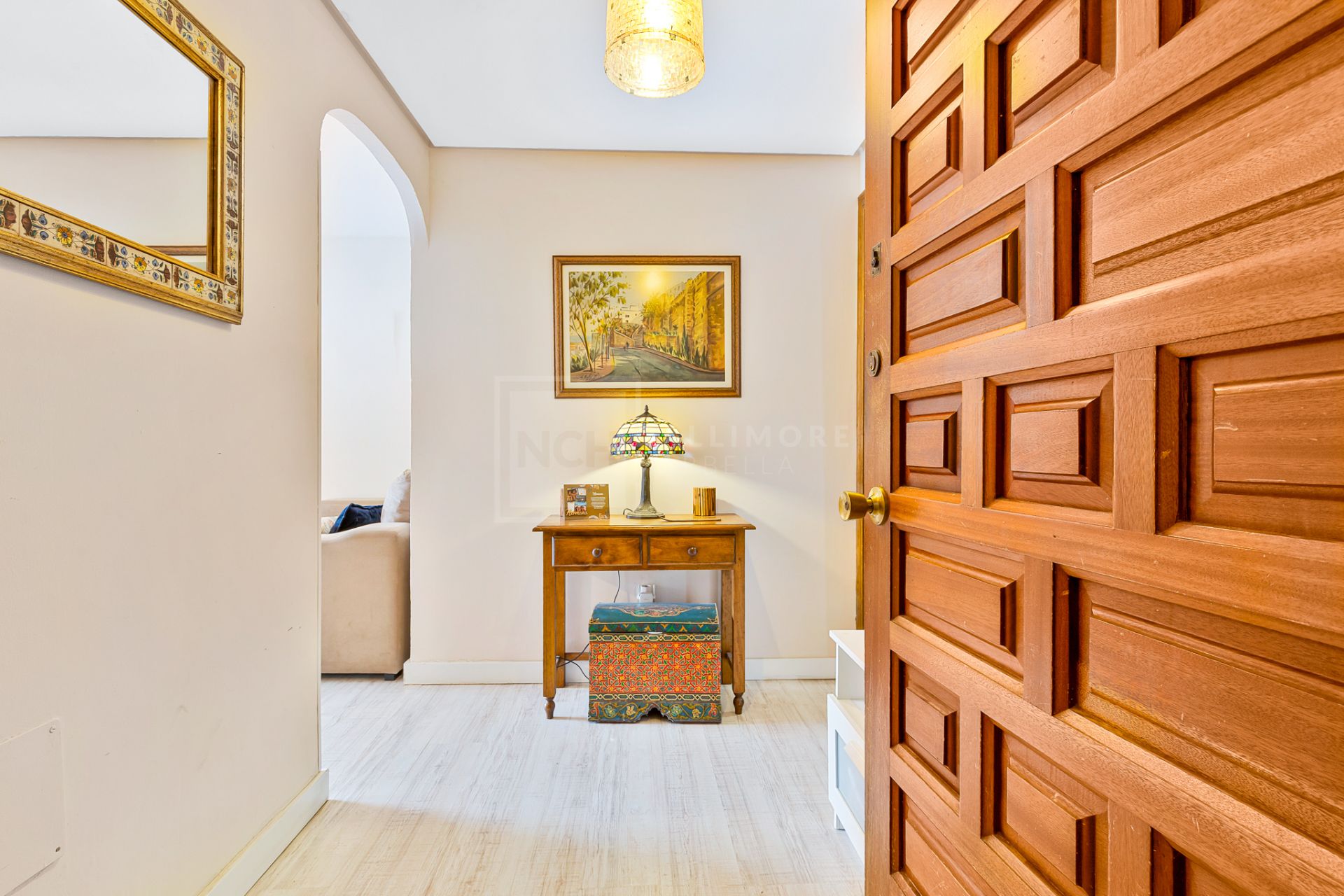 Apartamento en esquina de 4 dormitorios con terraza de 50 m² en la Milla de Oro (Nagüeles).
