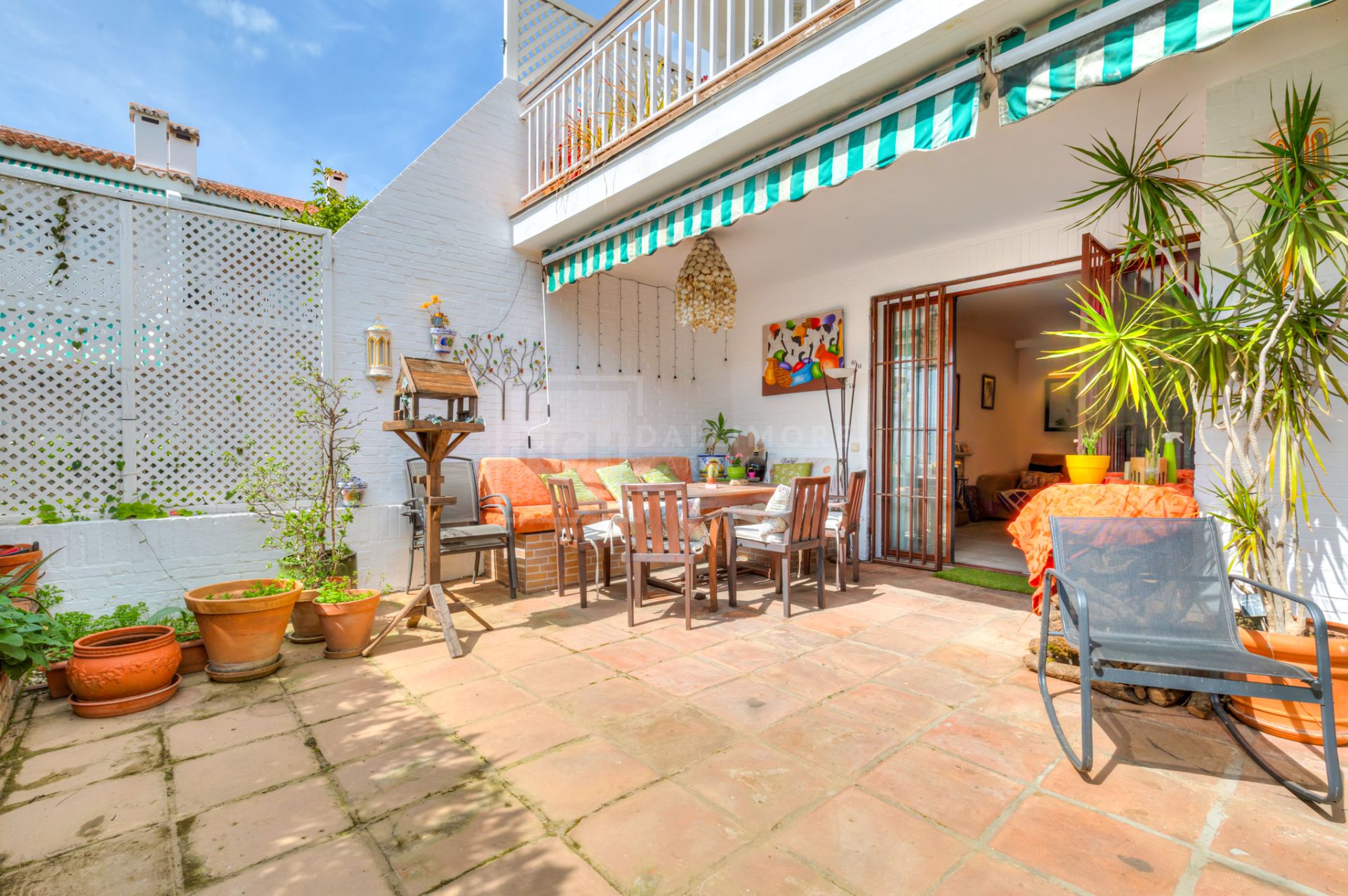 Apartamento en esquina de 4 dormitorios con terraza de 50 m² en la Milla de Oro (Nagüeles).