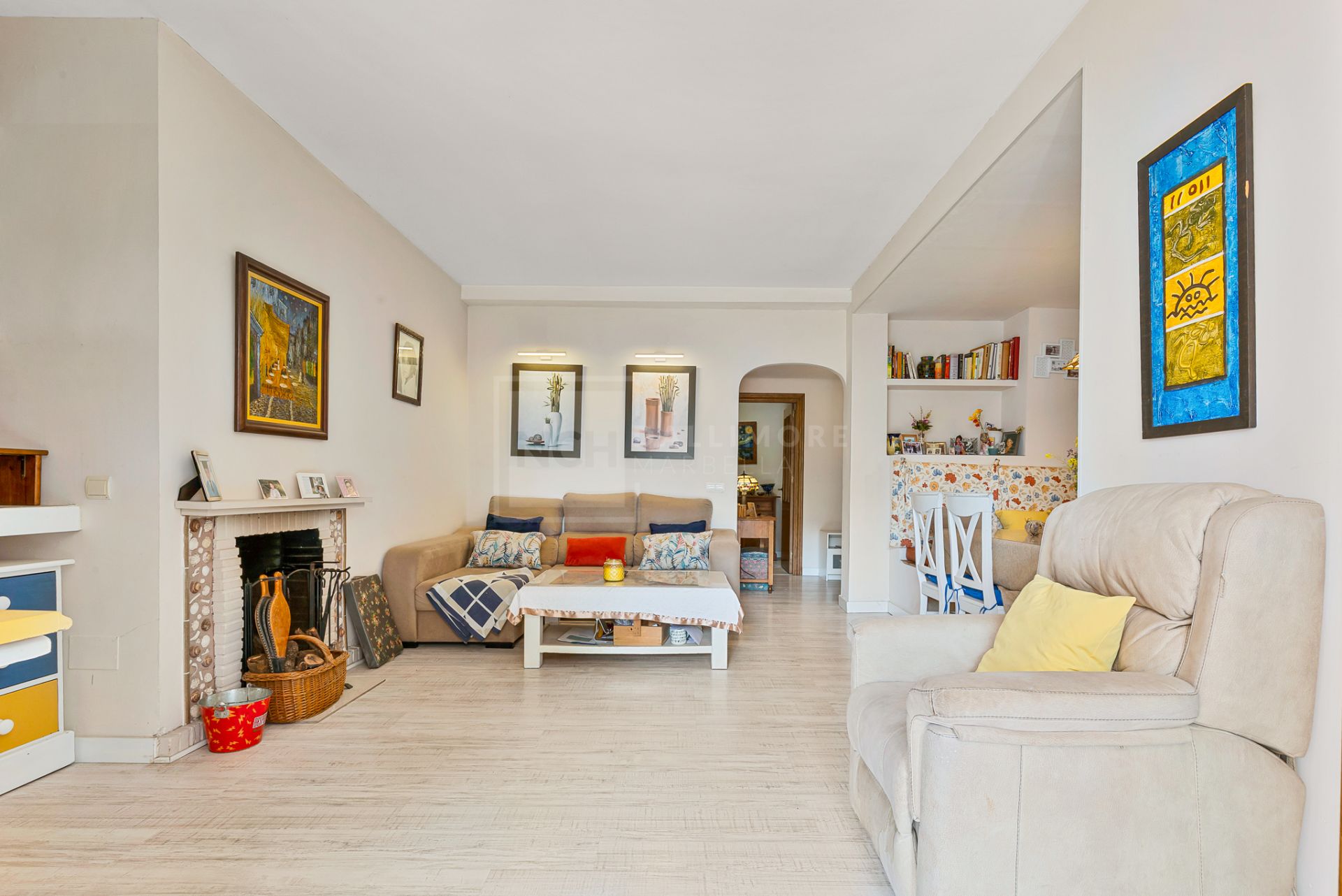 Apartamento en esquina de 4 dormitorios con terraza de 50 m² en la Milla de Oro (Nagüeles).