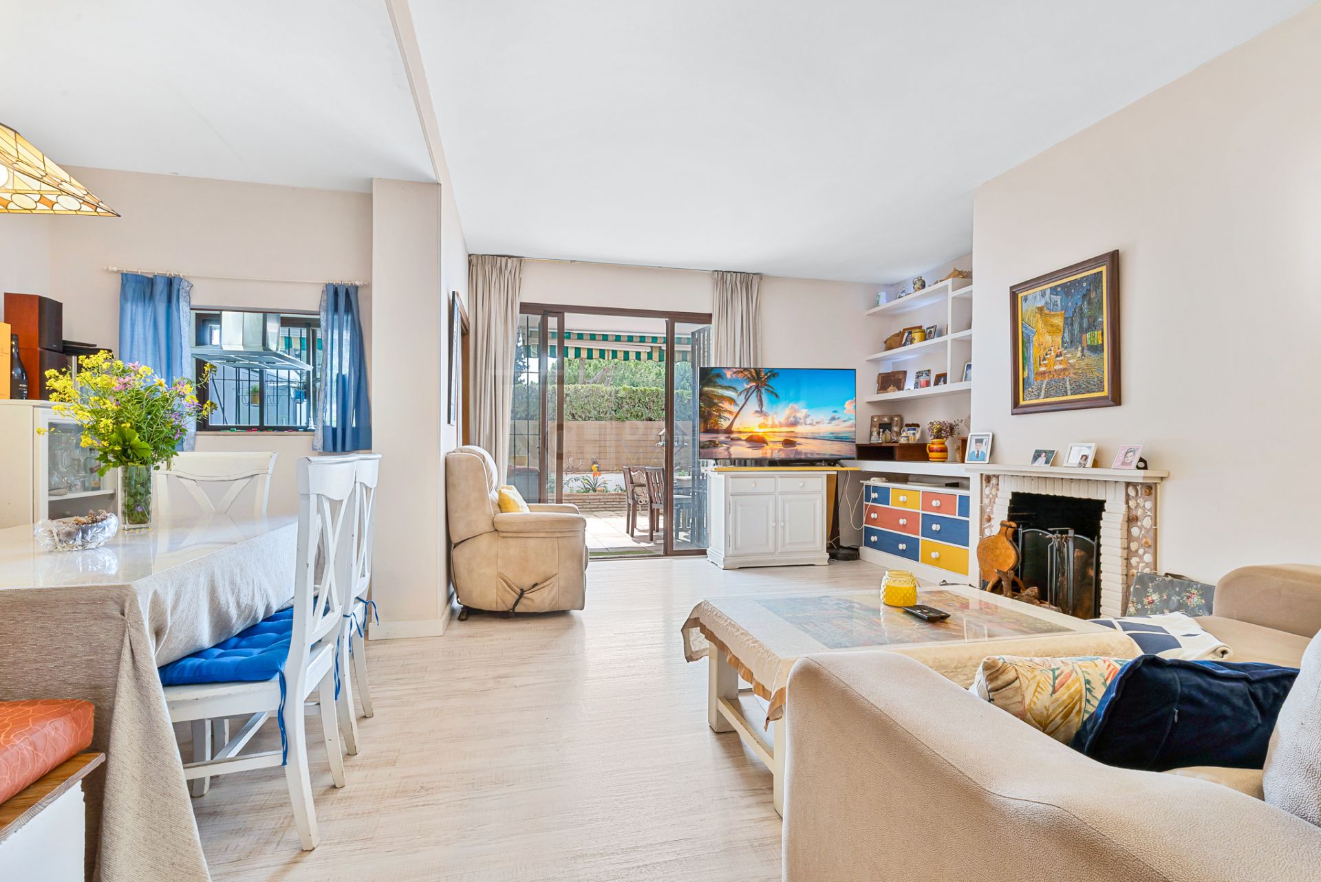 Apartamento en esquina de 4 dormitorios con terraza de 50 m² en la Milla de Oro (Nagüeles).