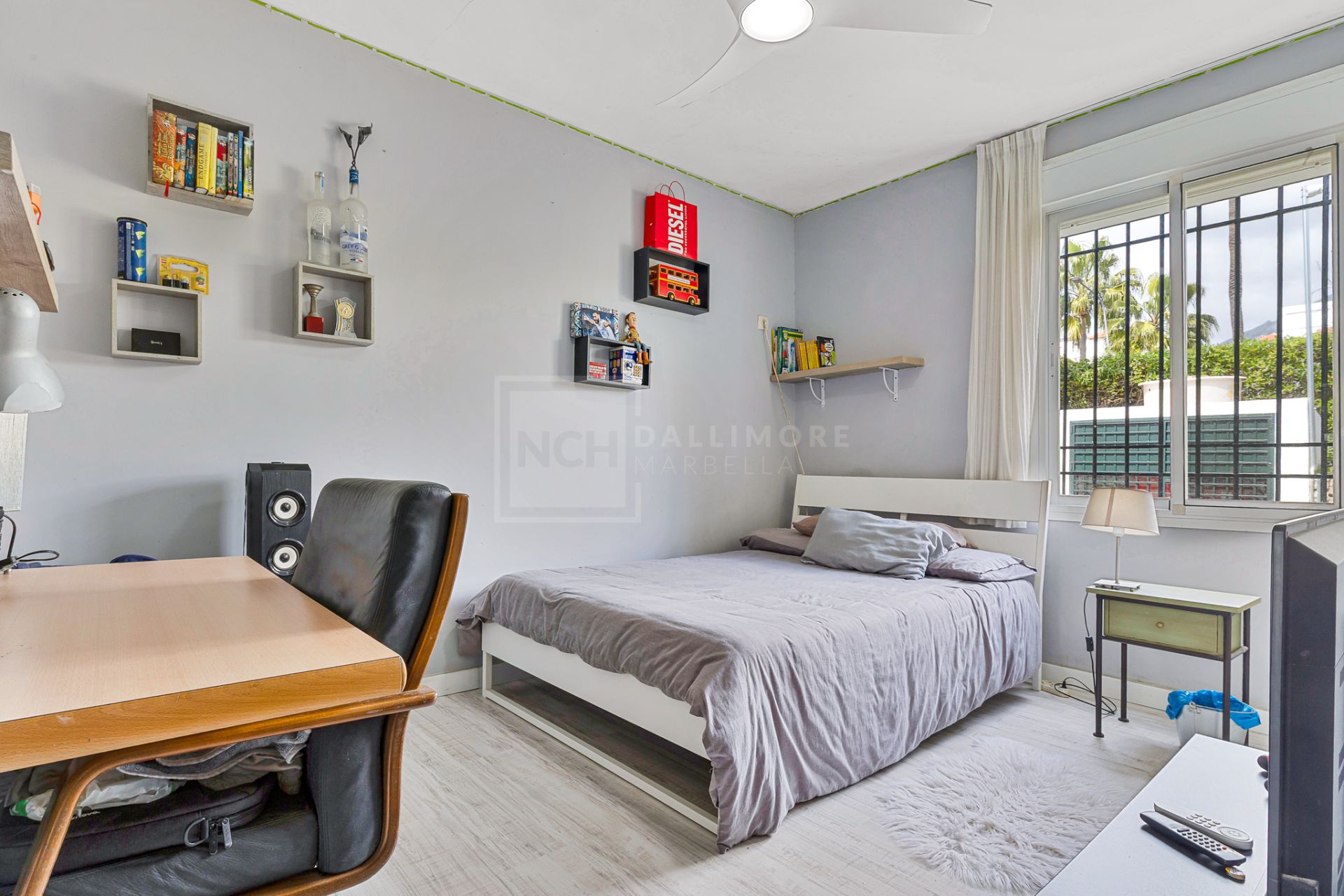 Apartamento en esquina de 4 dormitorios con terraza de 50 m² en la Milla de Oro (Nagüeles).