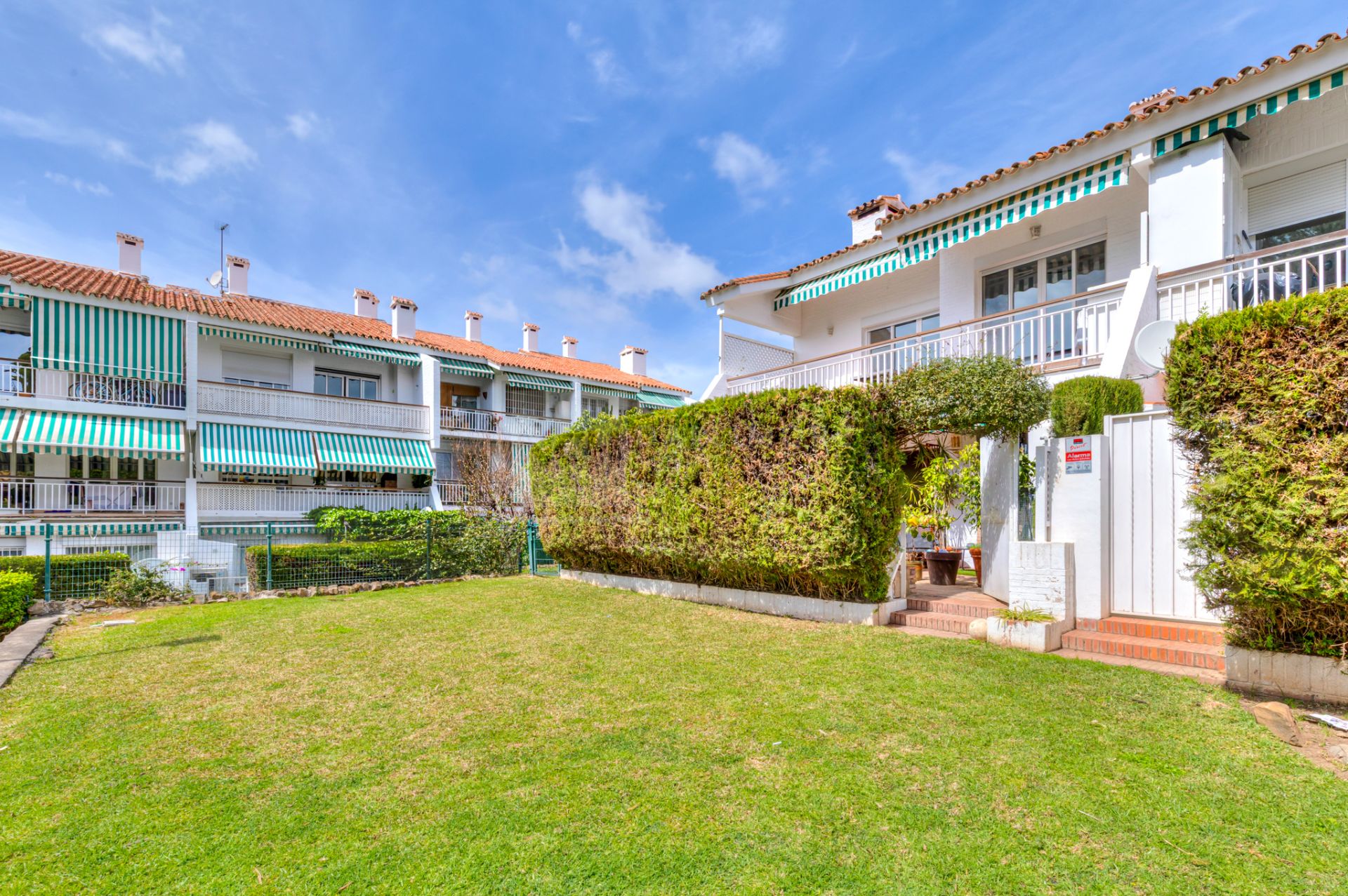 Apartamento en esquina de 4 dormitorios con terraza de 50 m² en la Milla de Oro (Nagüeles).