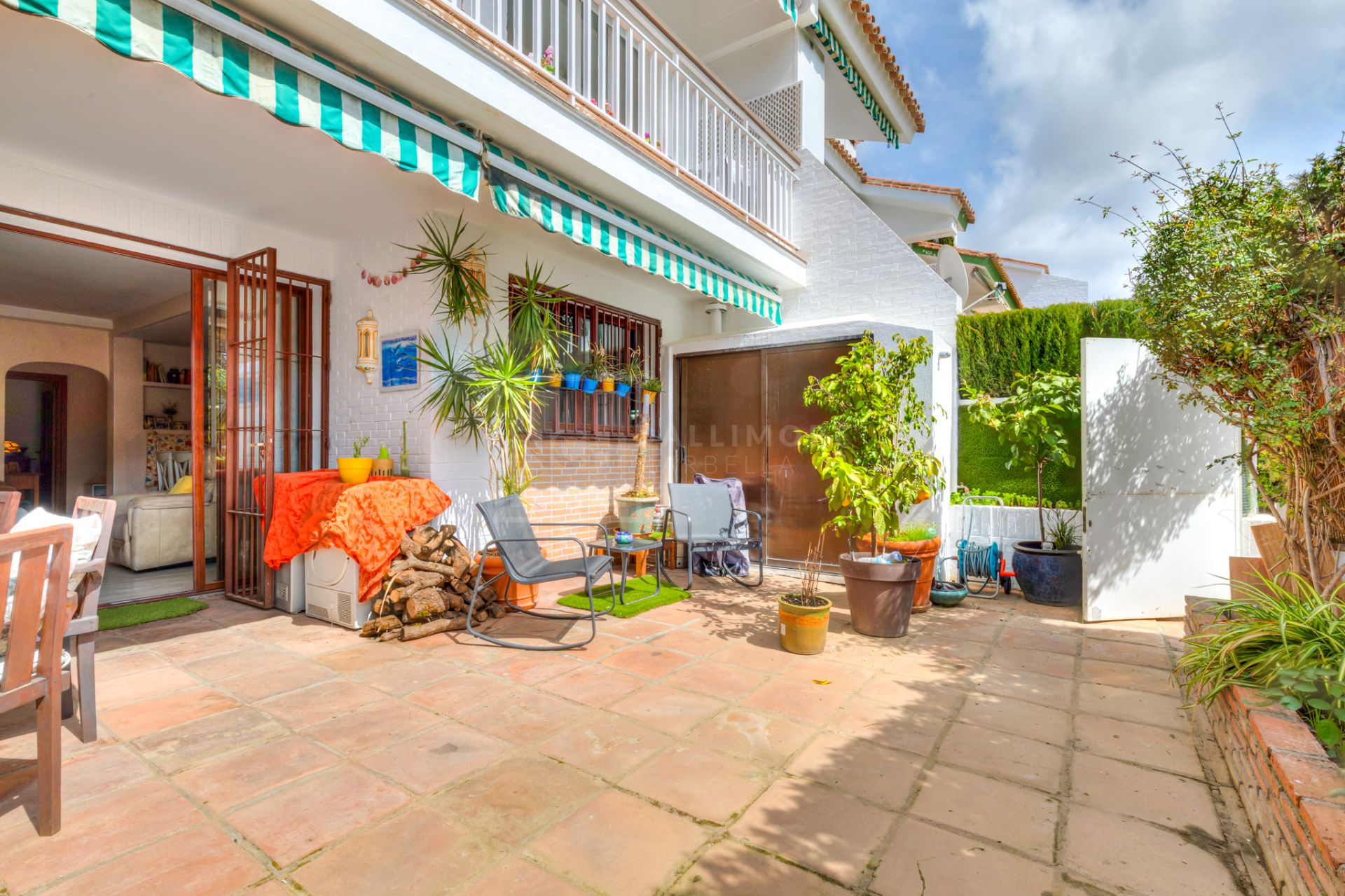 Apartamento en esquina de 4 dormitorios con terraza de 50 m² en la Milla de Oro (Nagüeles).