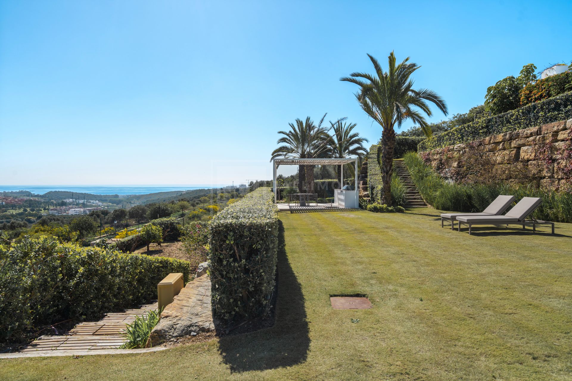 Secluded Villa With Infinity Pool and Open Sea and Golf Views