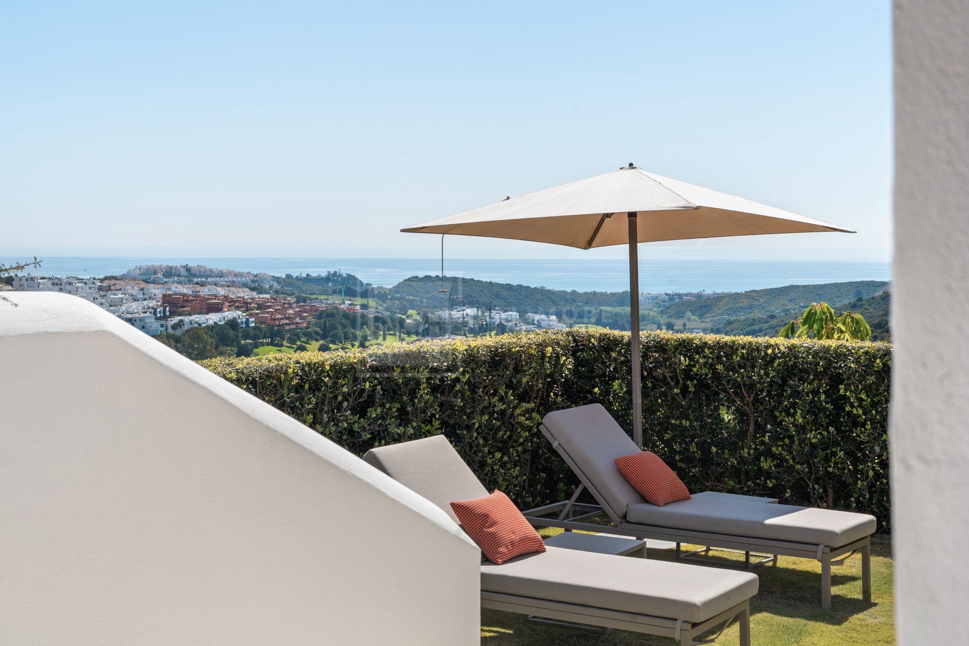 Secluded Villa With Infinity Pool and Open Sea and Golf Views