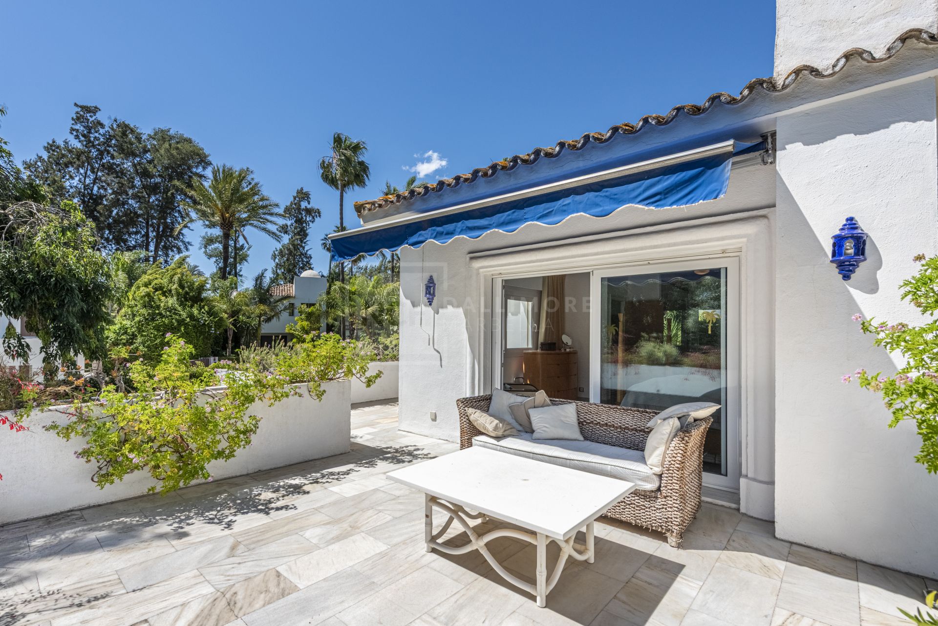 Villa de Estilo Andaluz Ubicada en Nueva Andalucía