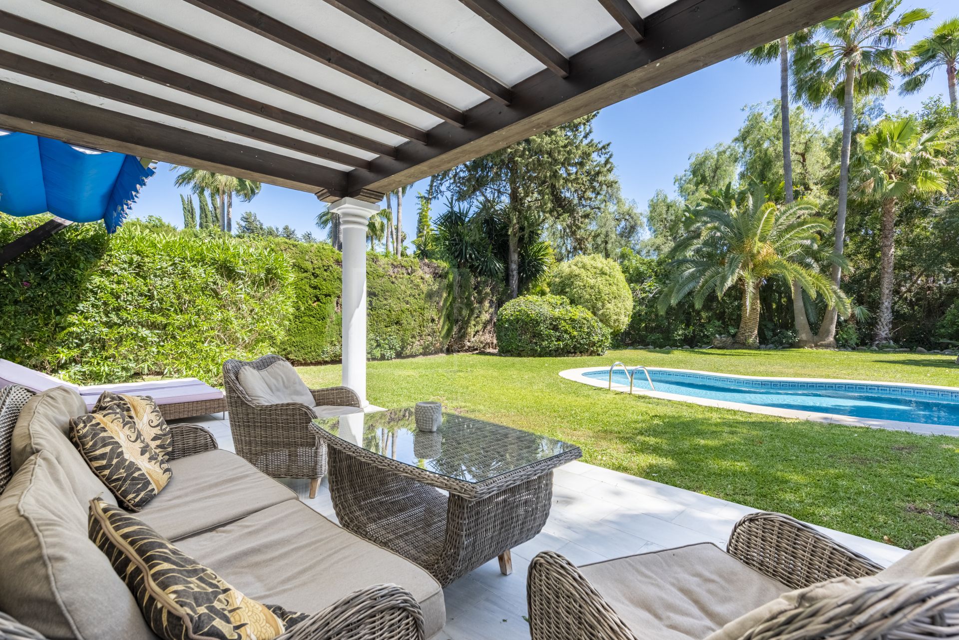 Villa de Estilo Andaluz Ubicada en Nueva Andalucía