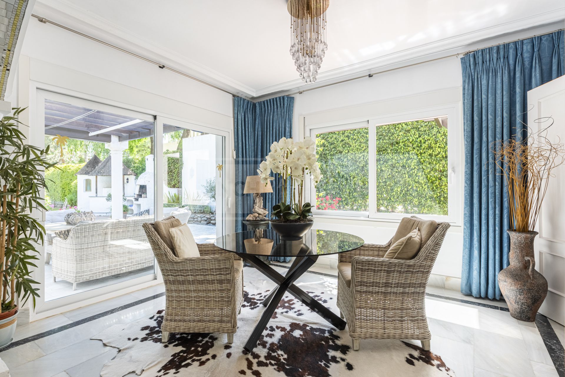 Villa de Estilo Andaluz Ubicada en Nueva Andalucía