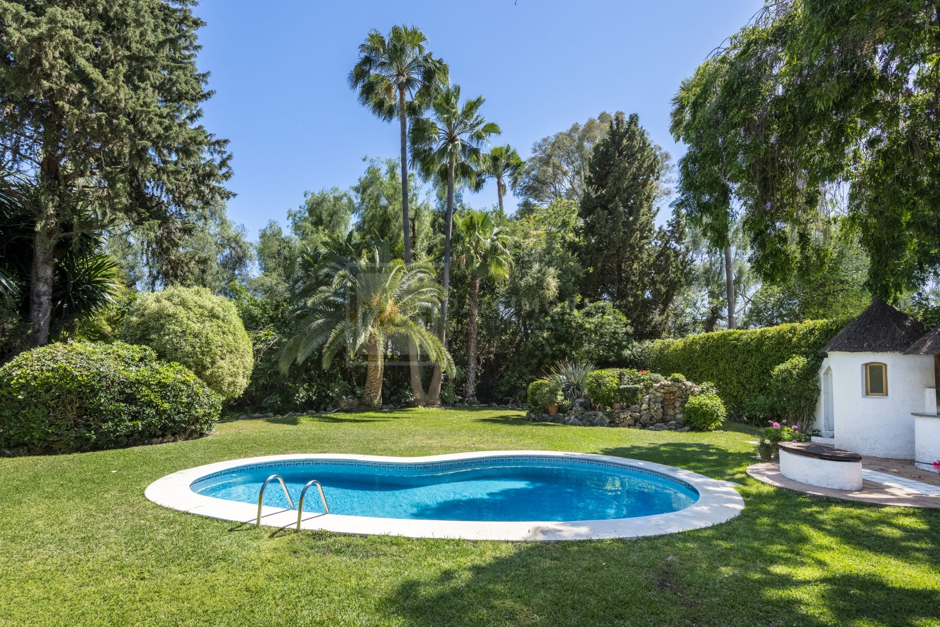 Villa de Estilo Andaluz Ubicada en Nueva Andalucía