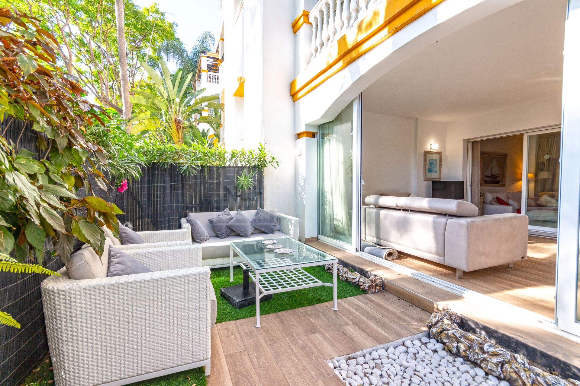 Venta y Alquiler apartamento planta baja con Jardín privado, Dama de Noche