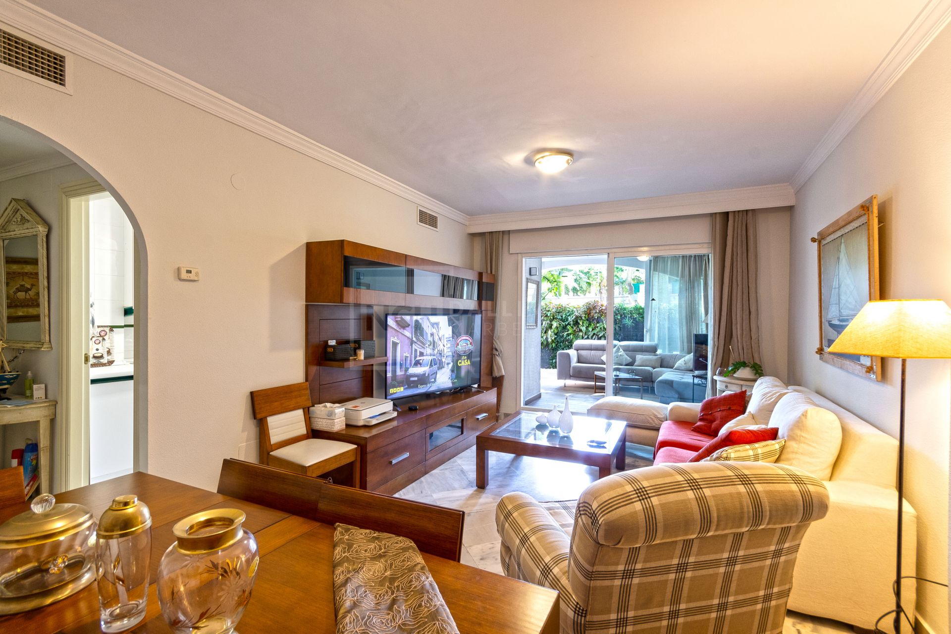 Venta y Alquiler apartamento planta baja con Jardín privado, Dama de Noche