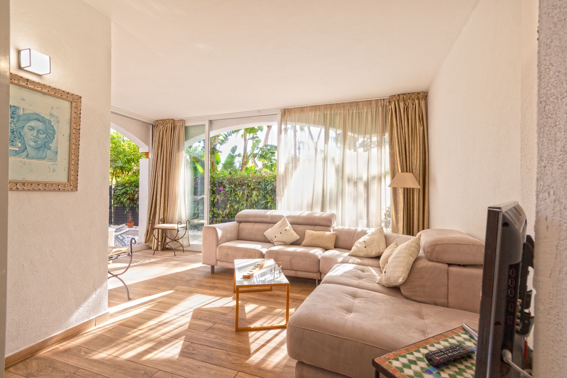 Venta y Alquiler apartamento planta baja con Jardín privado, Dama de Noche