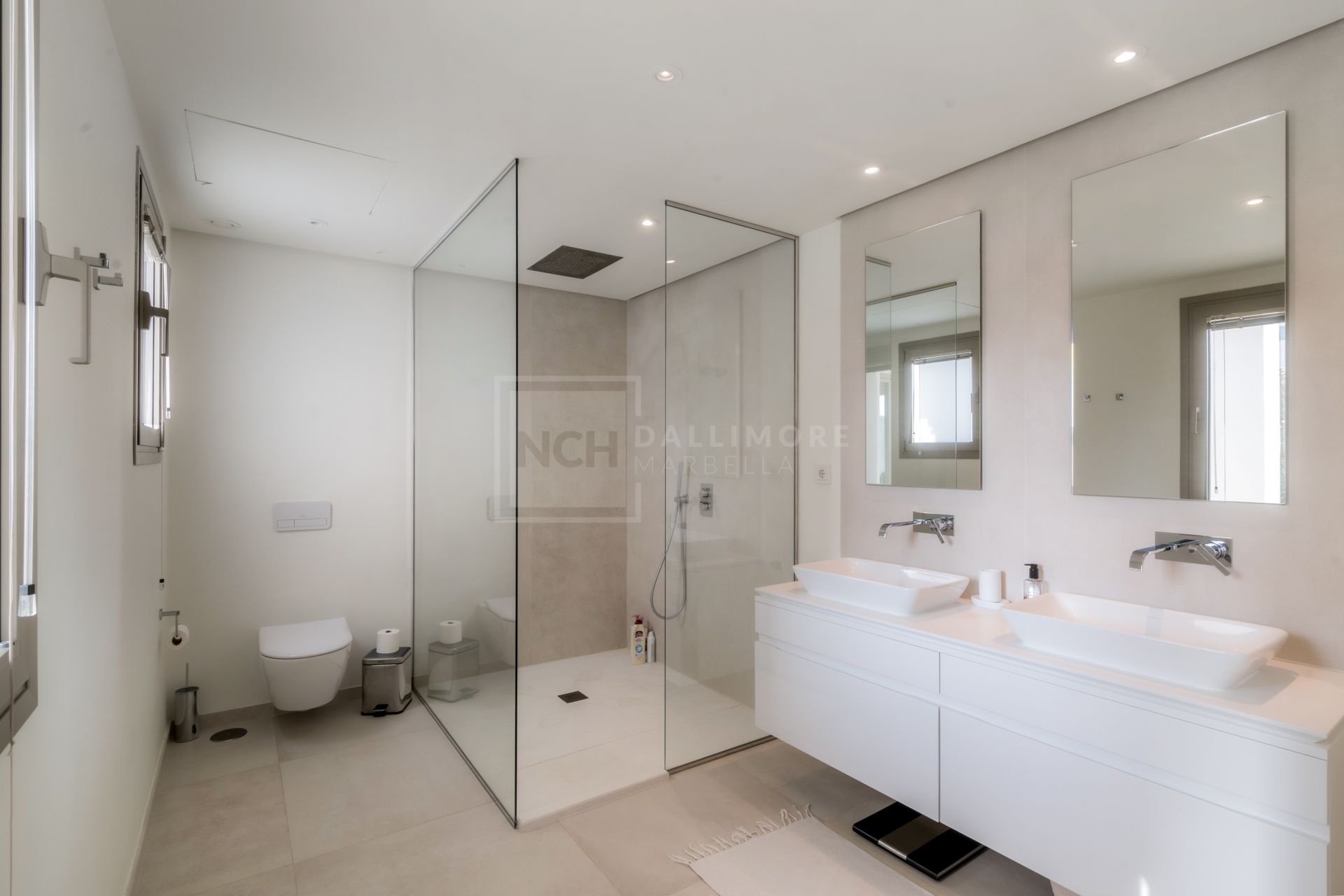IMPRESIONANTE APARTAMENTO EN MARBELLA