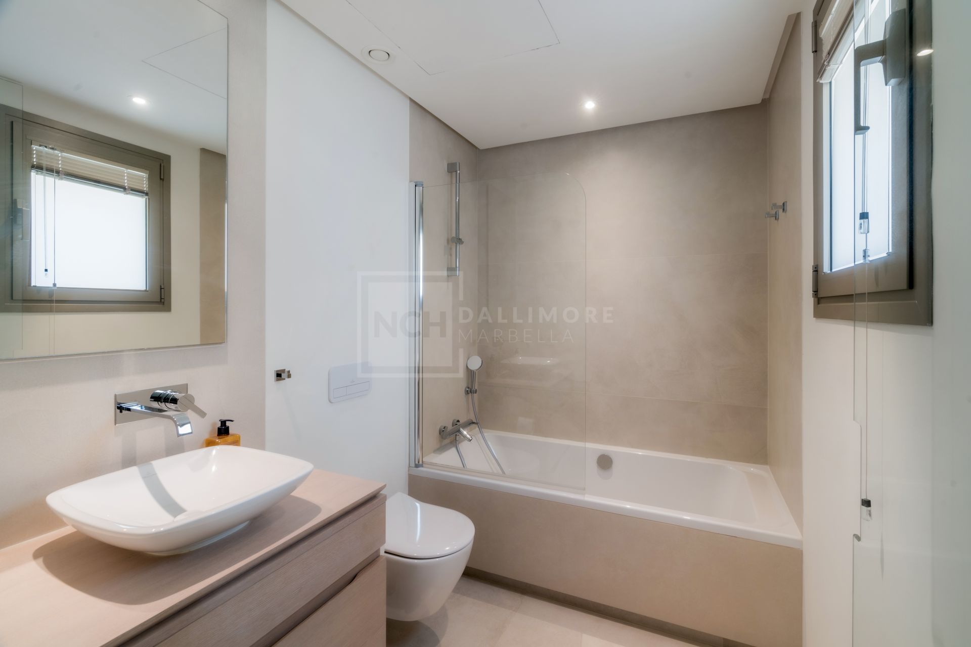 IMPRESIONANTE APARTAMENTO EN MARBELLA