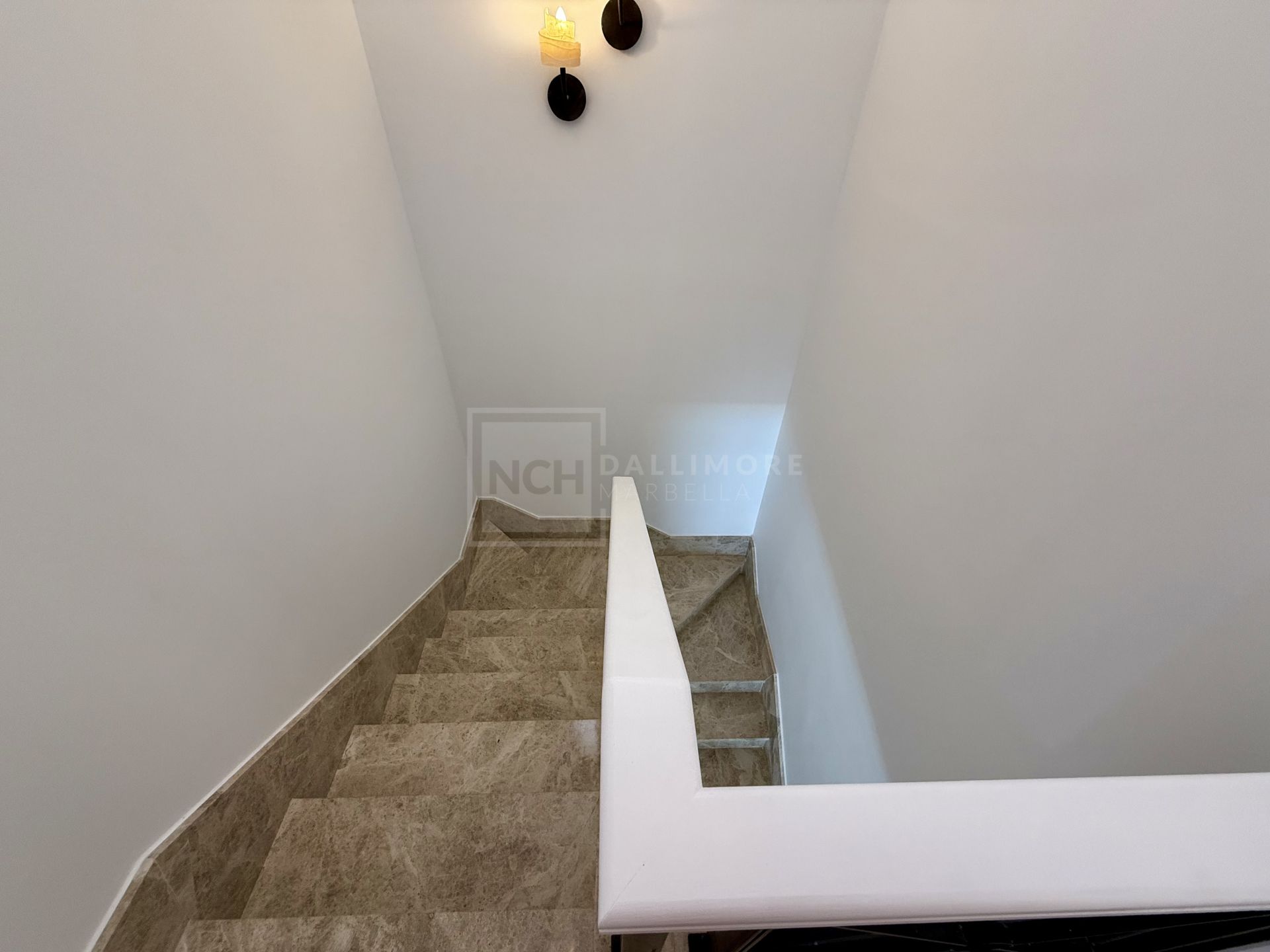EXCLUSIVO ADOSADO EN SANTA CLARA CON VISTAS ABIERTAS