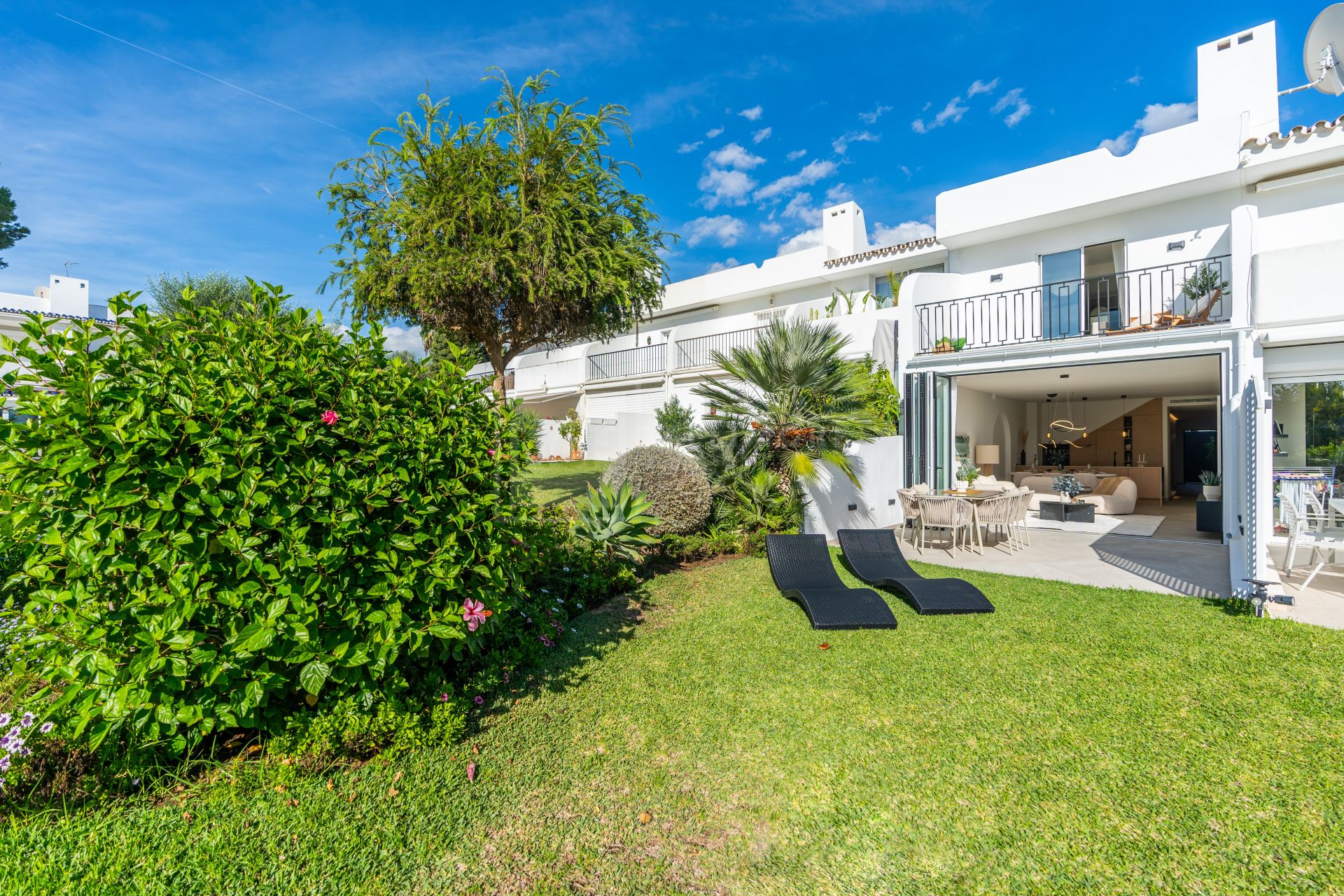 Casa Preciosa, a fully refurbished 4-bedroom, spacious townhouse in The Golf Valley of Nueva Andalucia, Marbella