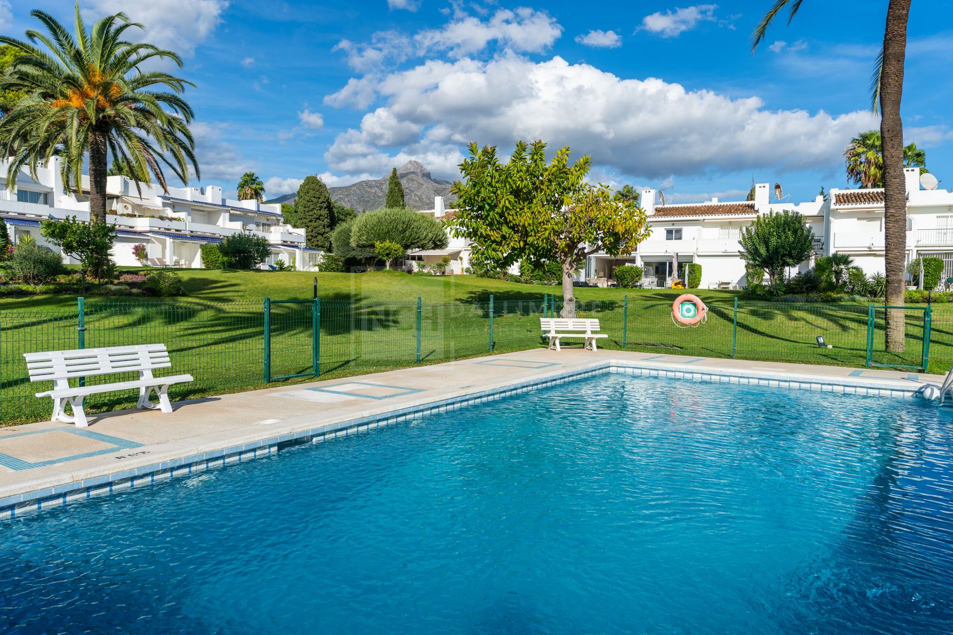 Casa Preciosa, a fully refurbished 4-bedroom, spacious townhouse in The Golf Valley of Nueva Andalucia, Marbella