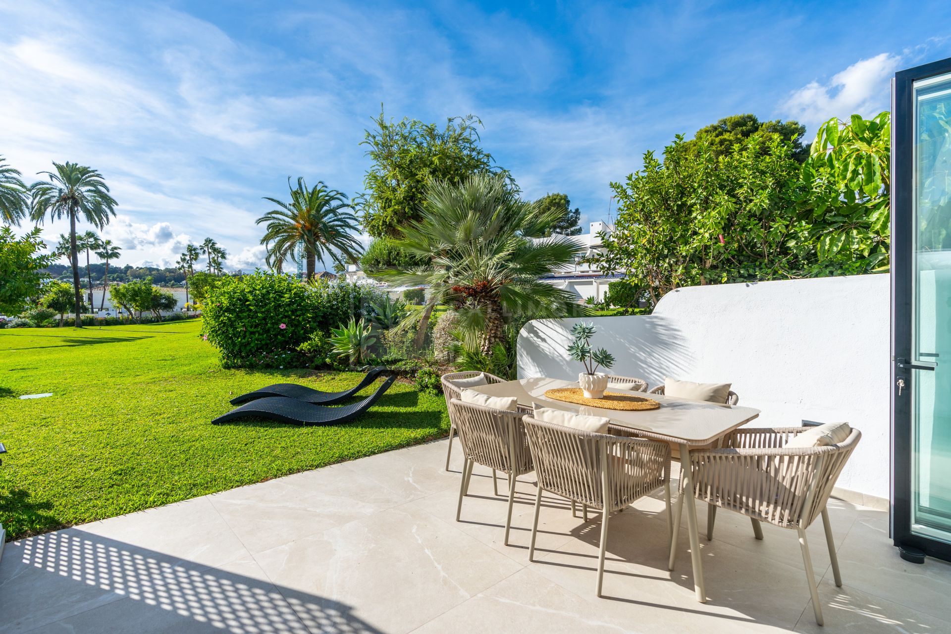 Casa Preciosa, a fully refurbished 4-bedroom, spacious townhouse in The Golf Valley of Nueva Andalucia, Marbella