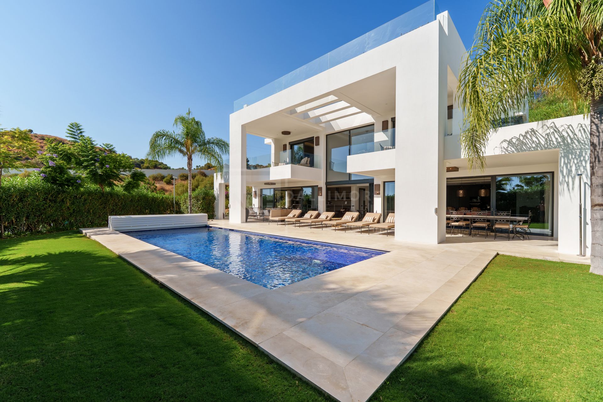 Six Bedroom Luxury Villa with Designer Interiors and Expansive Outdoor Living