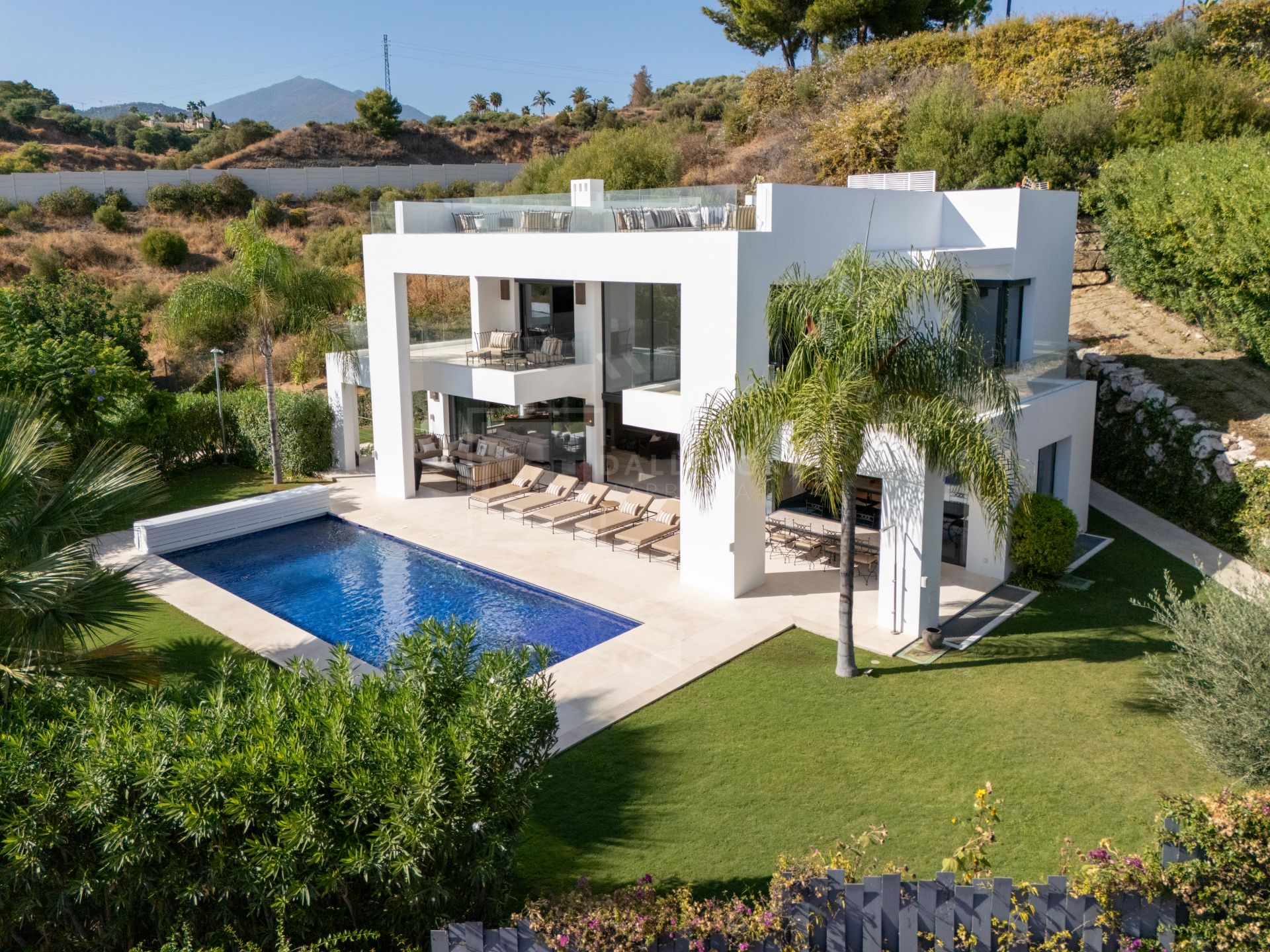 Six Bedroom Luxury Villa with Designer Interiors and Expansive Outdoor Living