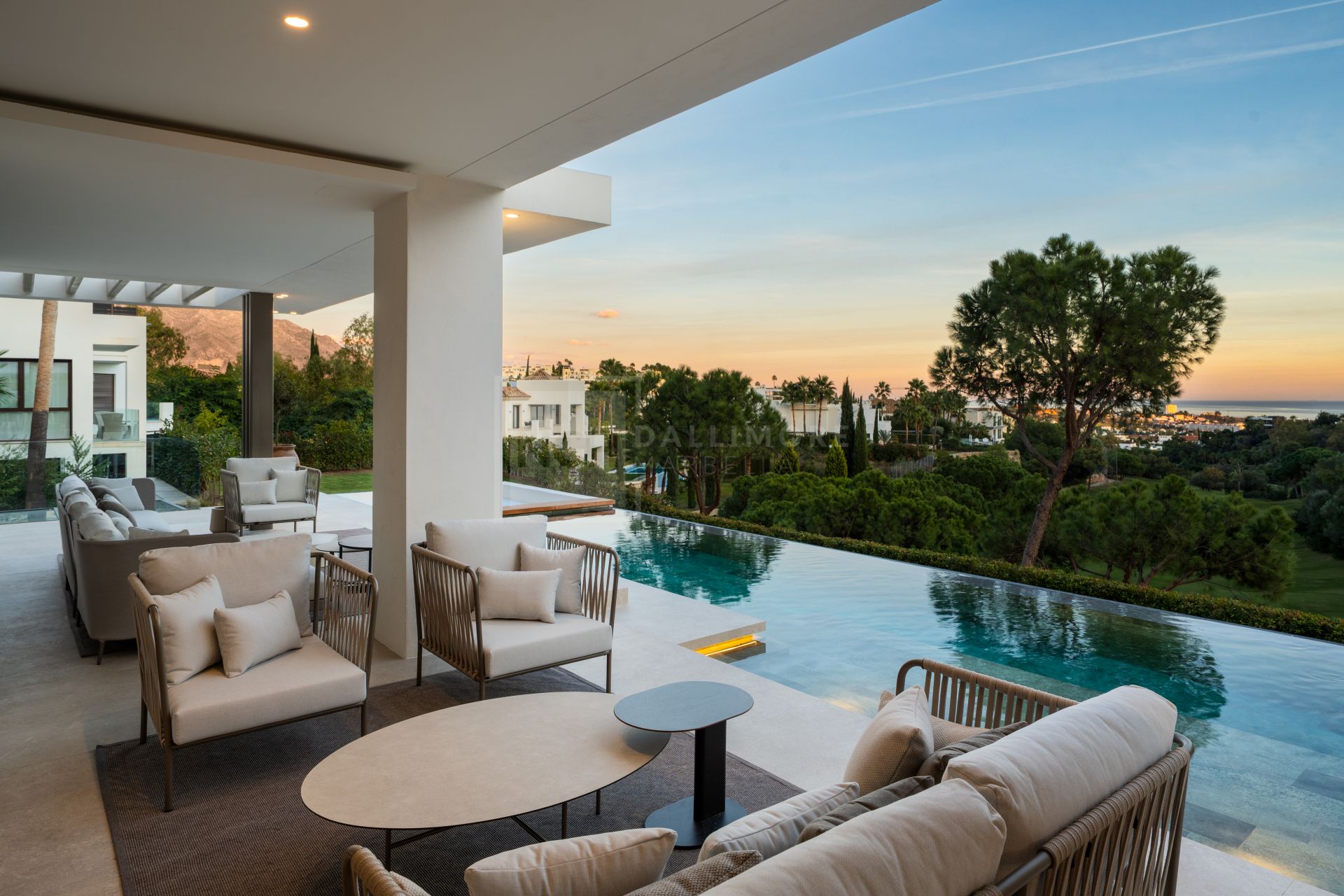 6 Bedroom Frontline Golf Villa With Infinity Pool And Panoramic Sea Views