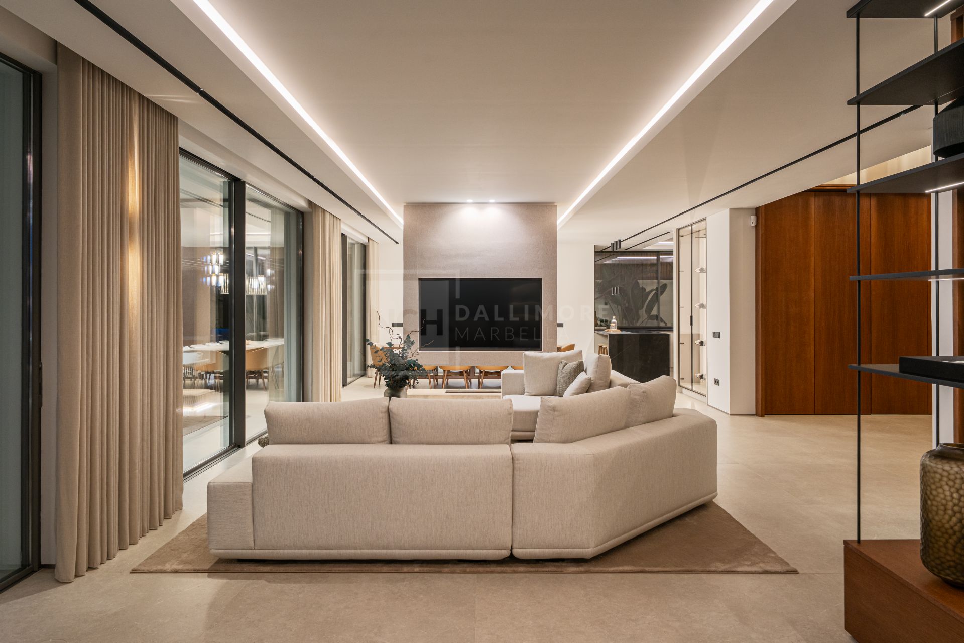 6 Bedroom Frontline Golf Villa With Infinity Pool And Panoramic Sea Views
