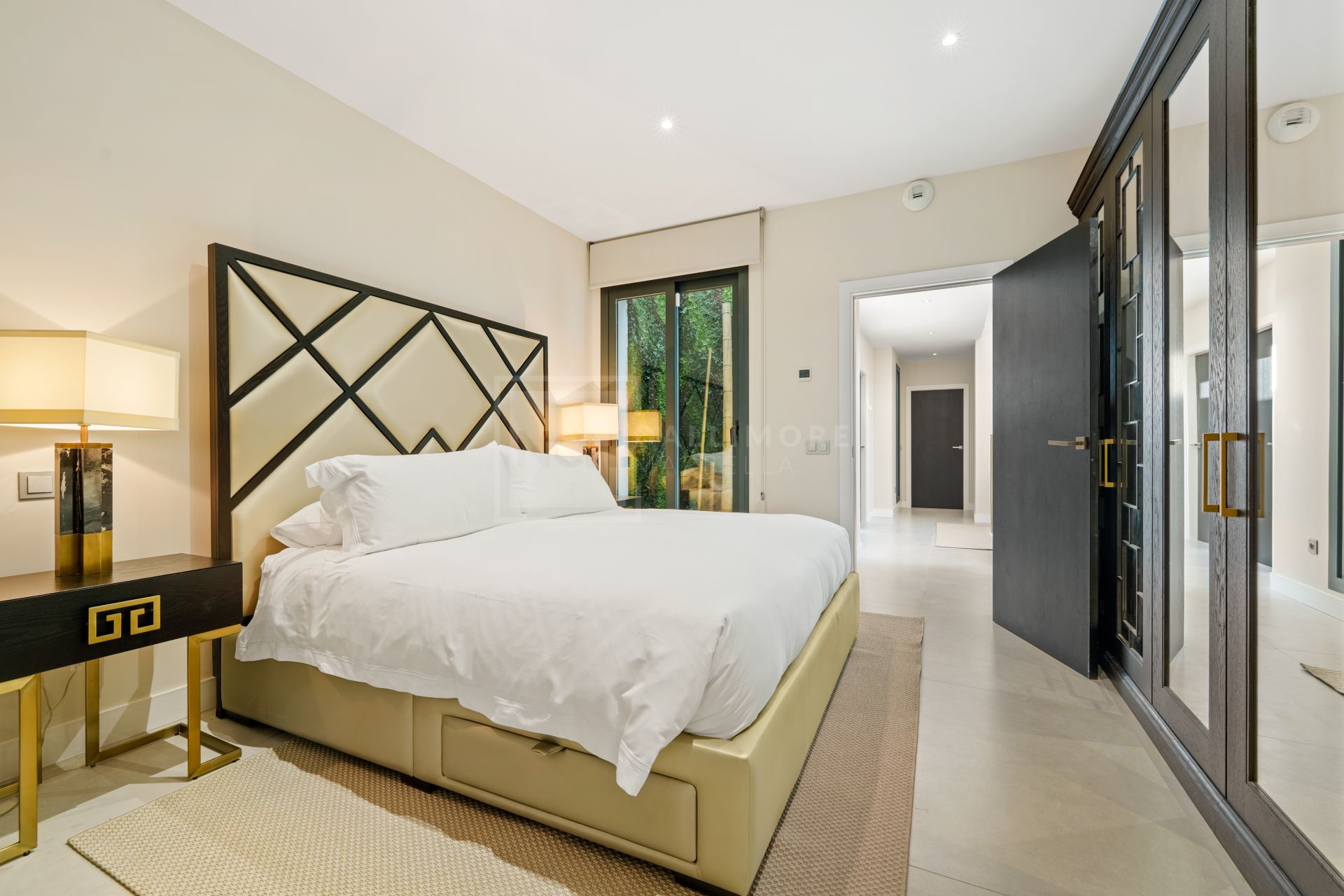 Villa contemporánea de lujo con vistas panorámicas y espacios excepcionales para el entretenimiento