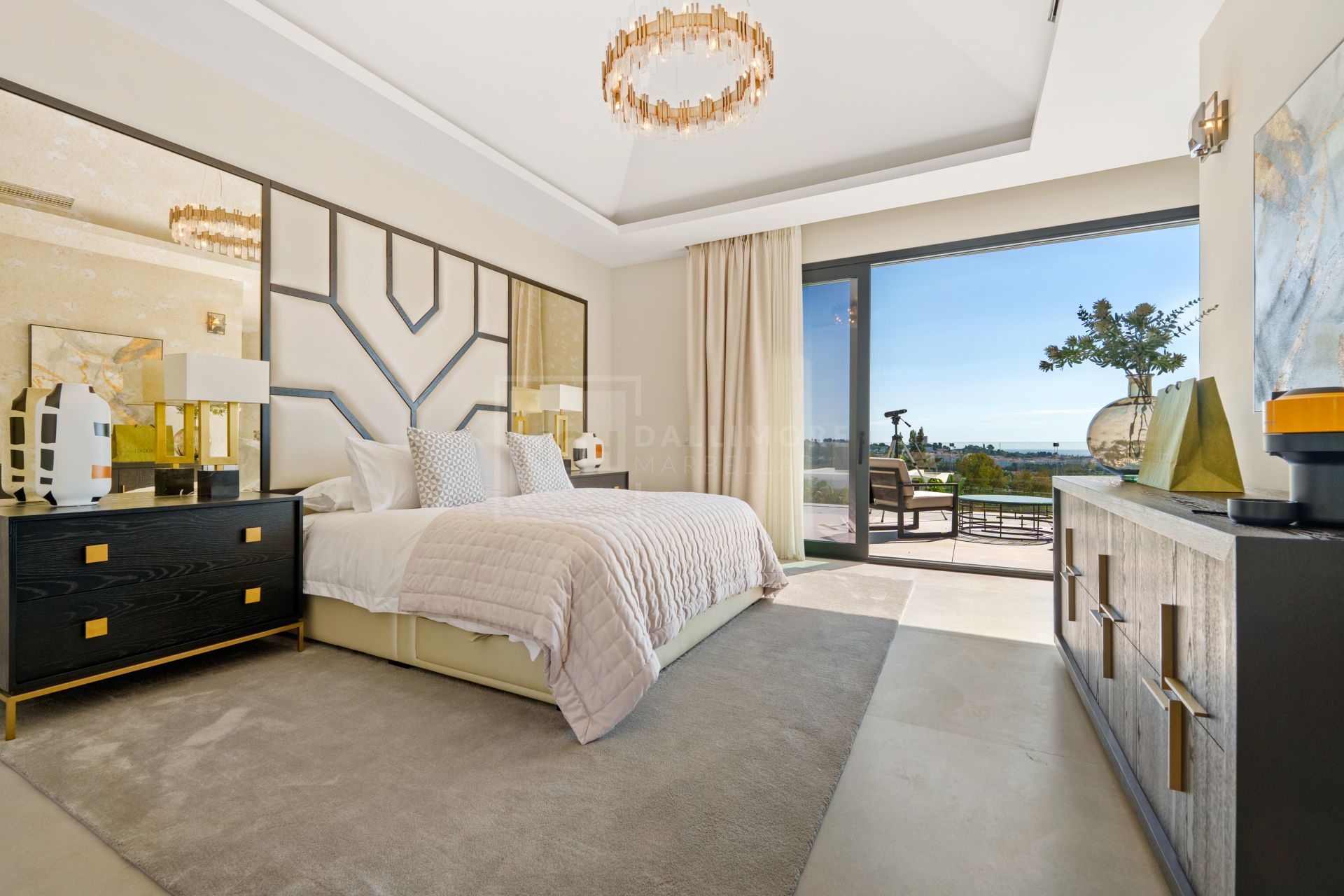Villa contemporánea de lujo con vistas panorámicas y espacios excepcionales para el entretenimiento
