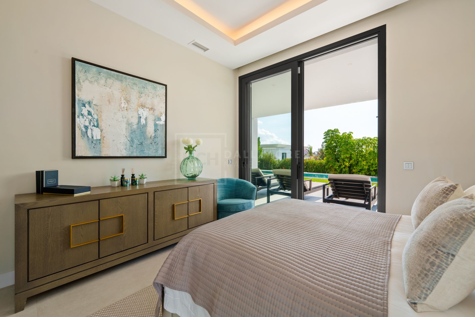 Villa contemporánea de lujo con vistas panorámicas y espacios excepcionales para el entretenimiento