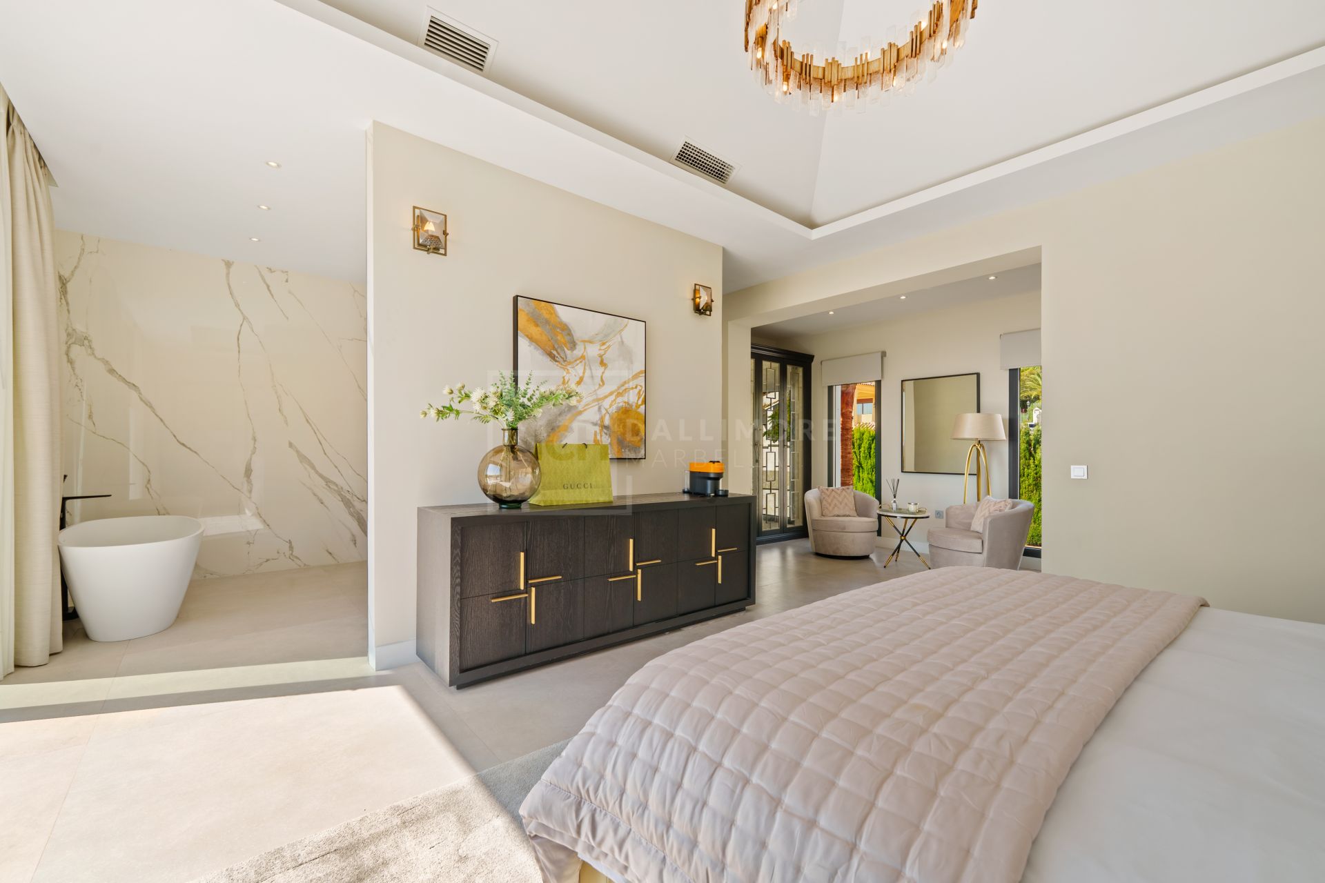 Villa contemporánea de lujo con vistas panorámicas y espacios excepcionales para el entretenimiento