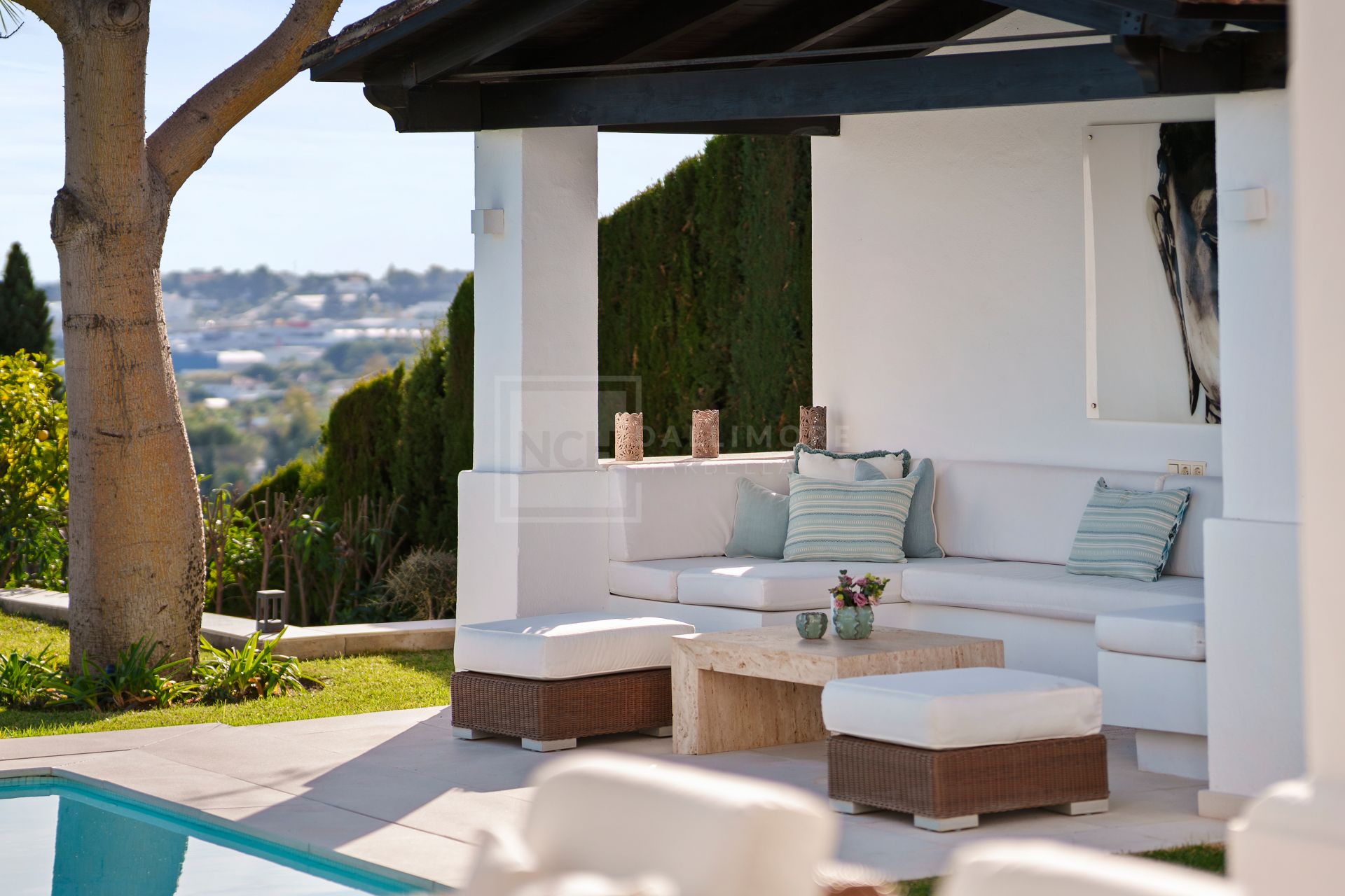 Impresionante villa mediterránea de 4 dormitorios con piscina, vistas al mar y jardín privado