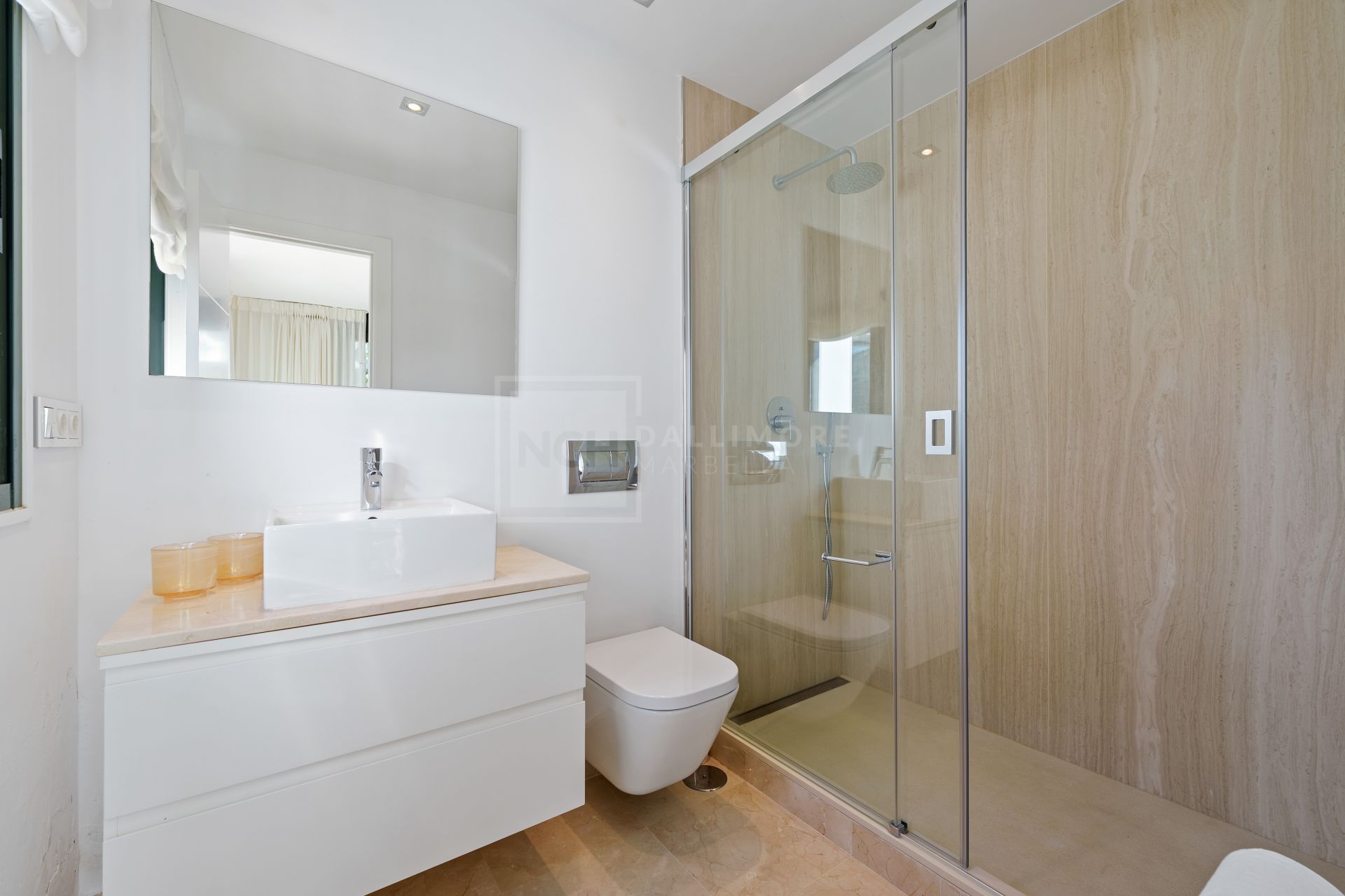 Impresionante villa mediterránea de 4 dormitorios con piscina, vistas al mar y jardín privado