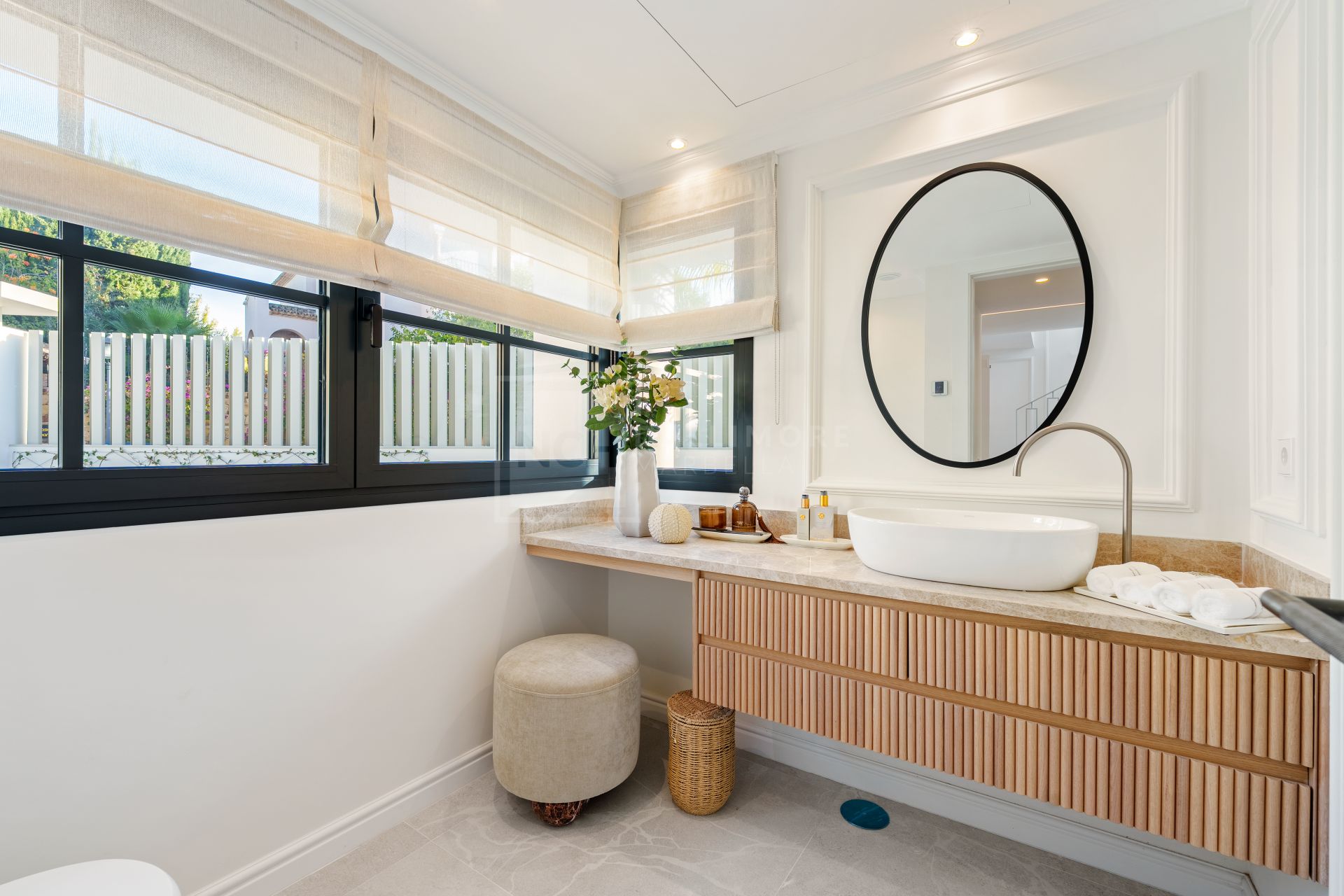 Beautifully Renovated Villa With Panoramic Views And Exceptional Outdoor Living