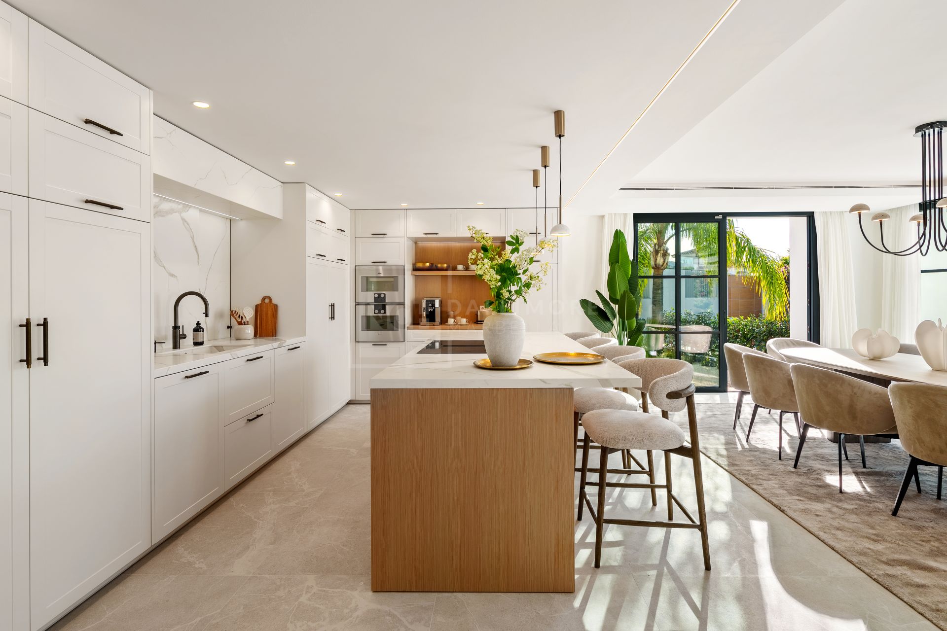 Beautifully Renovated Villa With Panoramic Views And Exceptional Outdoor Living