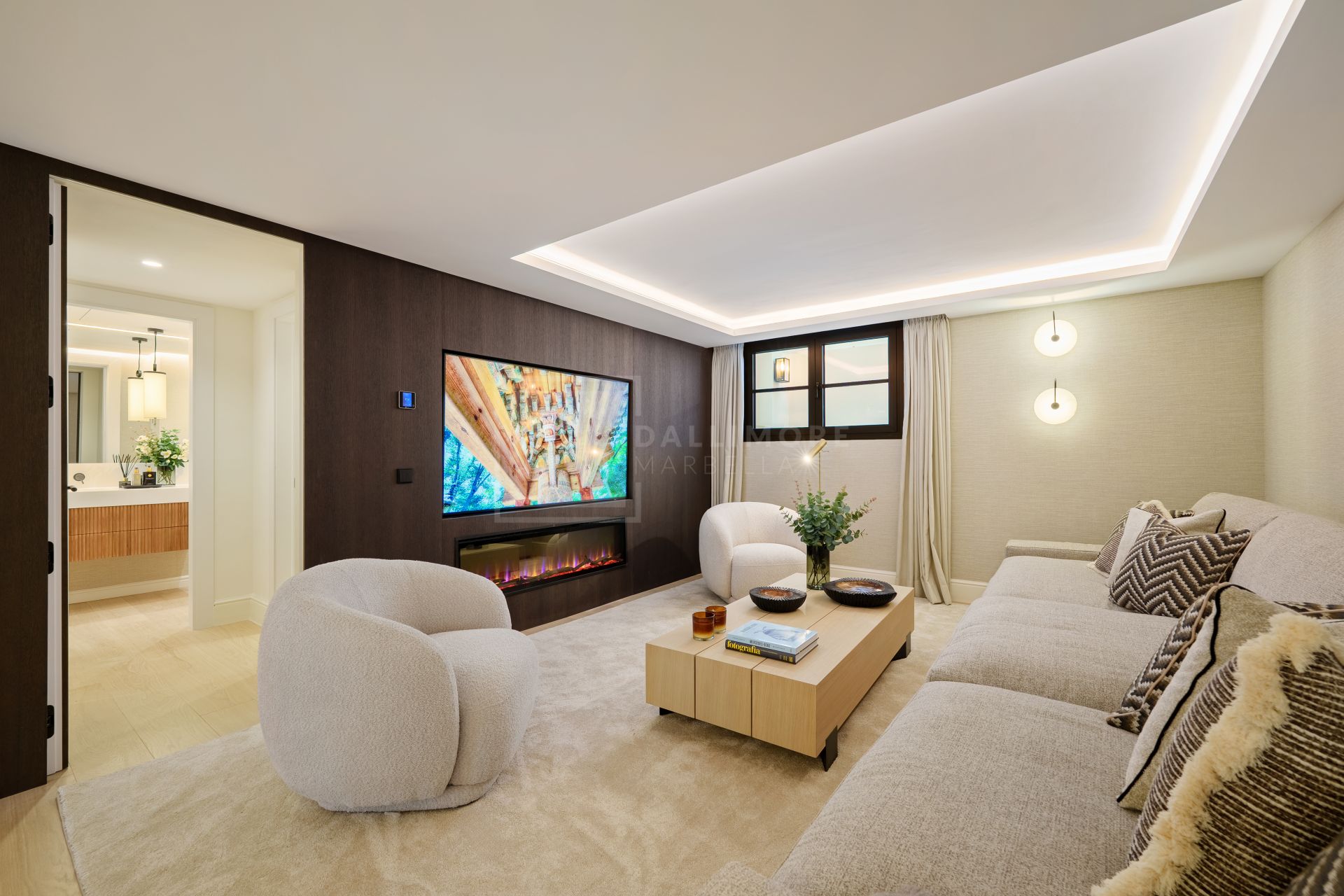 Beautifully Renovated Villa With Panoramic Views And Exceptional Outdoor Living