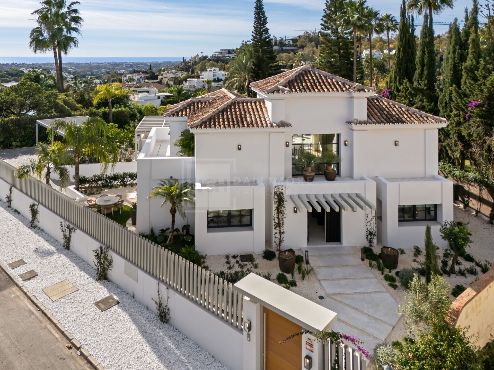 Beautifully Renovated Villa With Panoramic Views And Exceptional Outdoor Living
