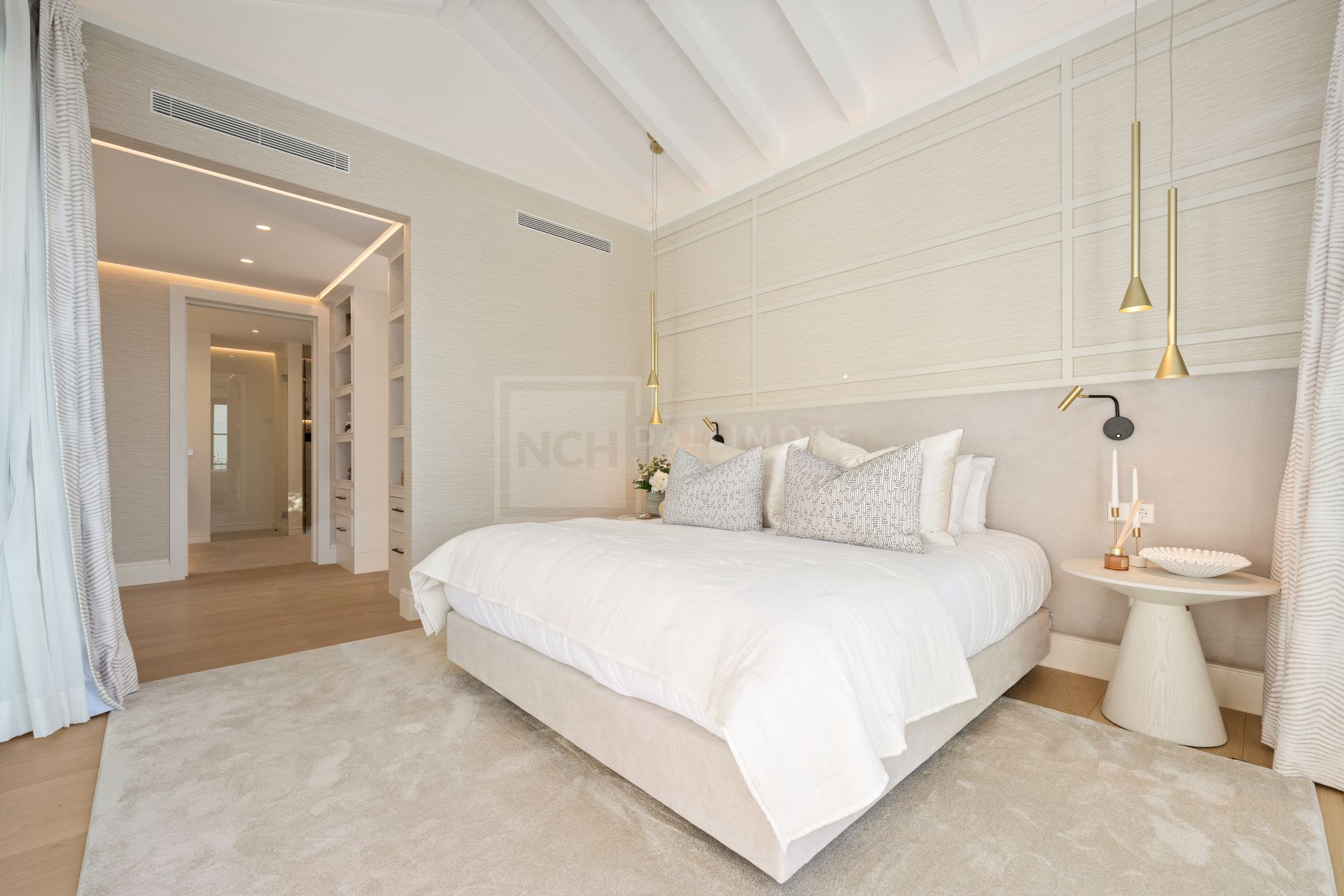 Beautifully Renovated Villa With Panoramic Views And Exceptional Outdoor Living