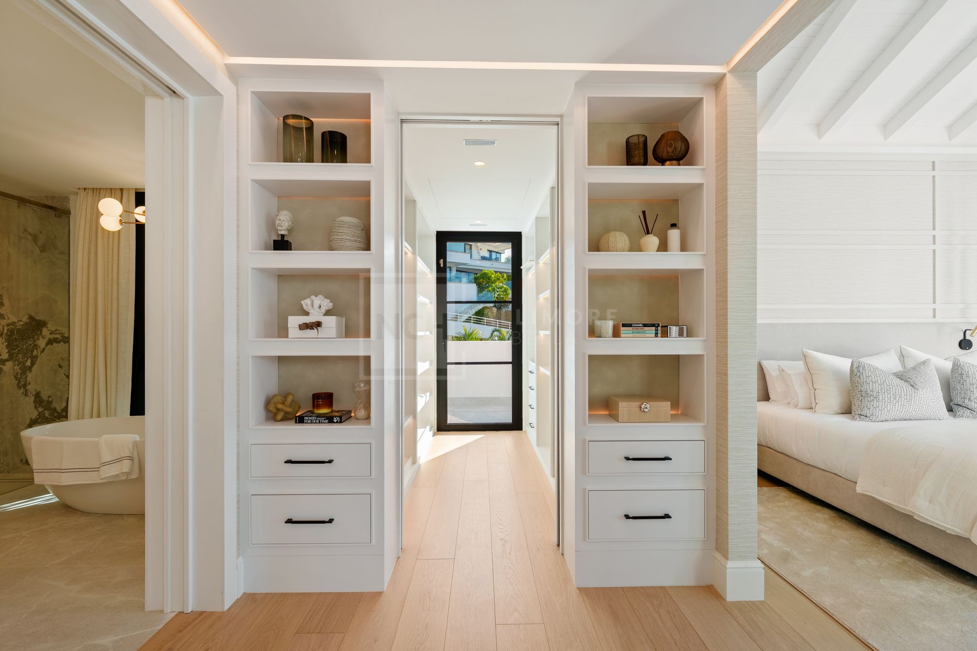 Beautifully Renovated Villa With Panoramic Views And Exceptional Outdoor Living