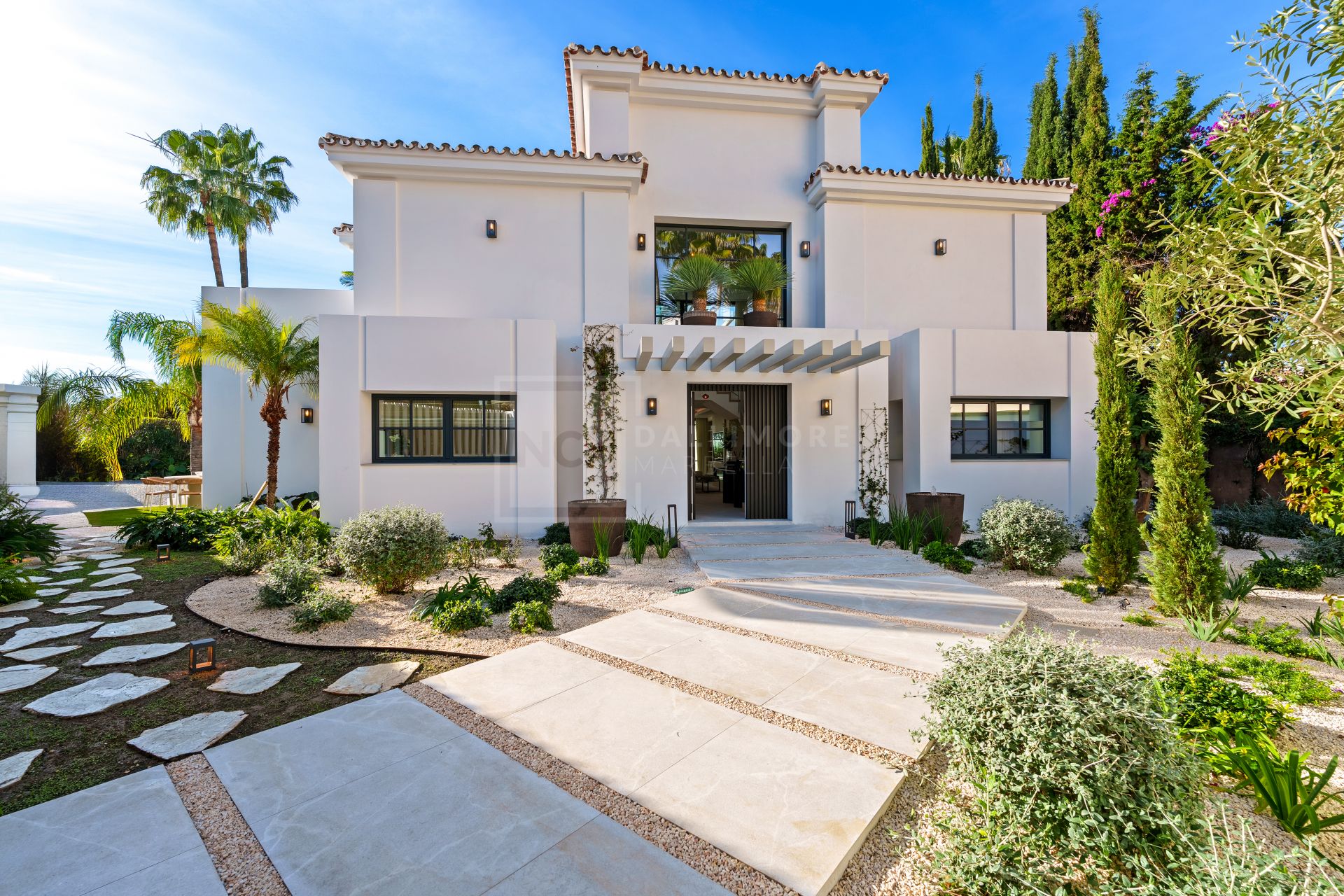 Beautifully Renovated Villa With Panoramic Views And Exceptional Outdoor Living