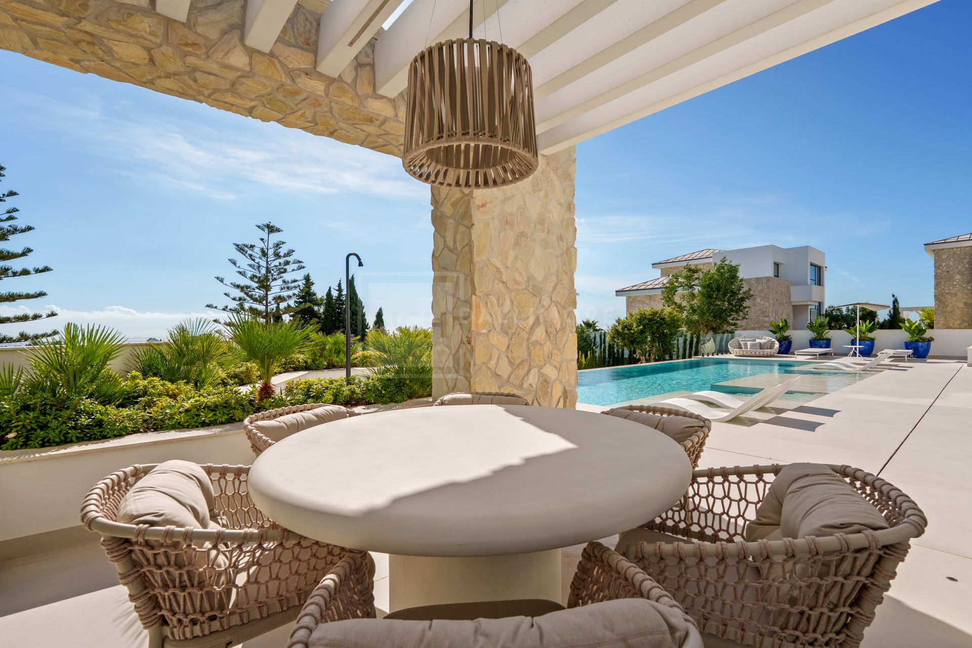 Stunning Modern Residence With Infinity Pool And Open Views In Benahavís