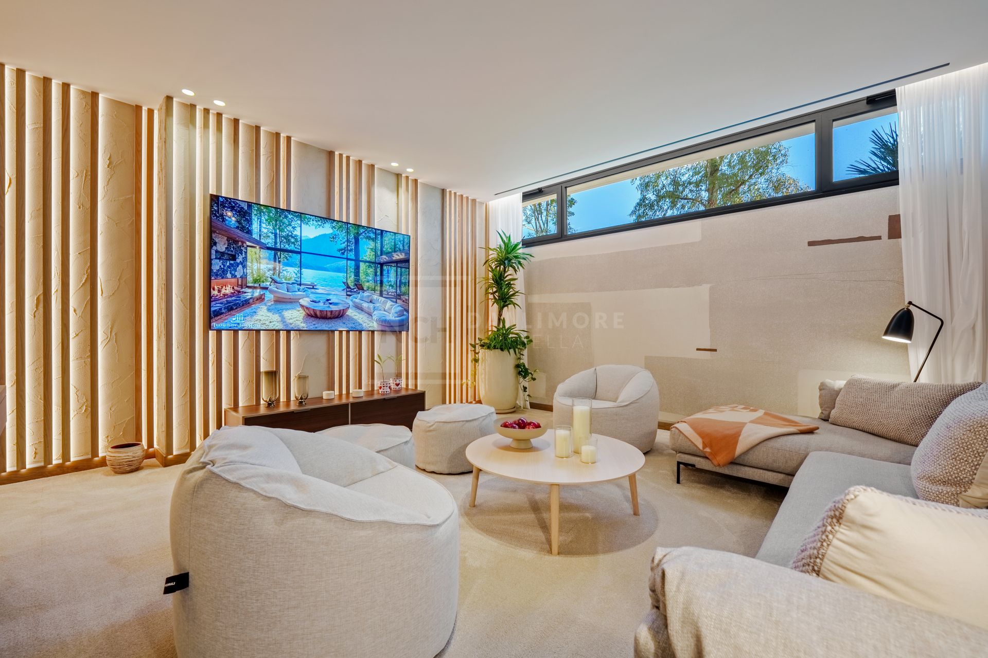 Stunning Modern Residence With Infinity Pool And Open Views In Benahavís