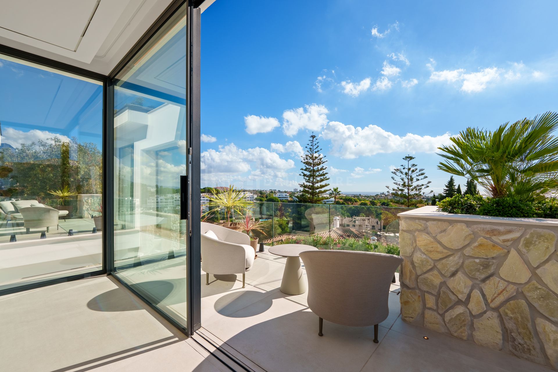 Stunning Modern Residence With Infinity Pool And Open Views In Benahavís