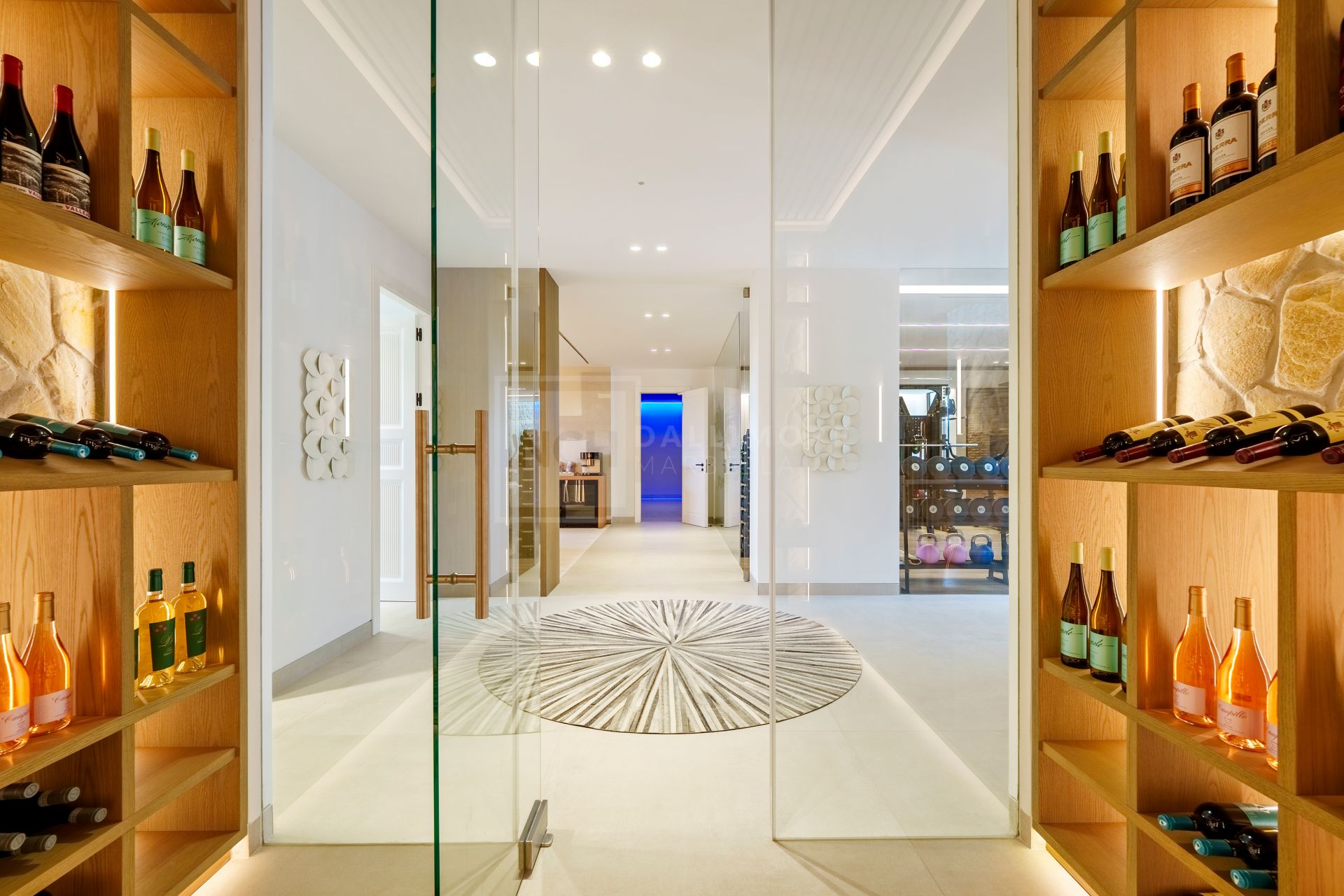 Stunning Modern Residence With Infinity Pool And Open Views In Benahavís