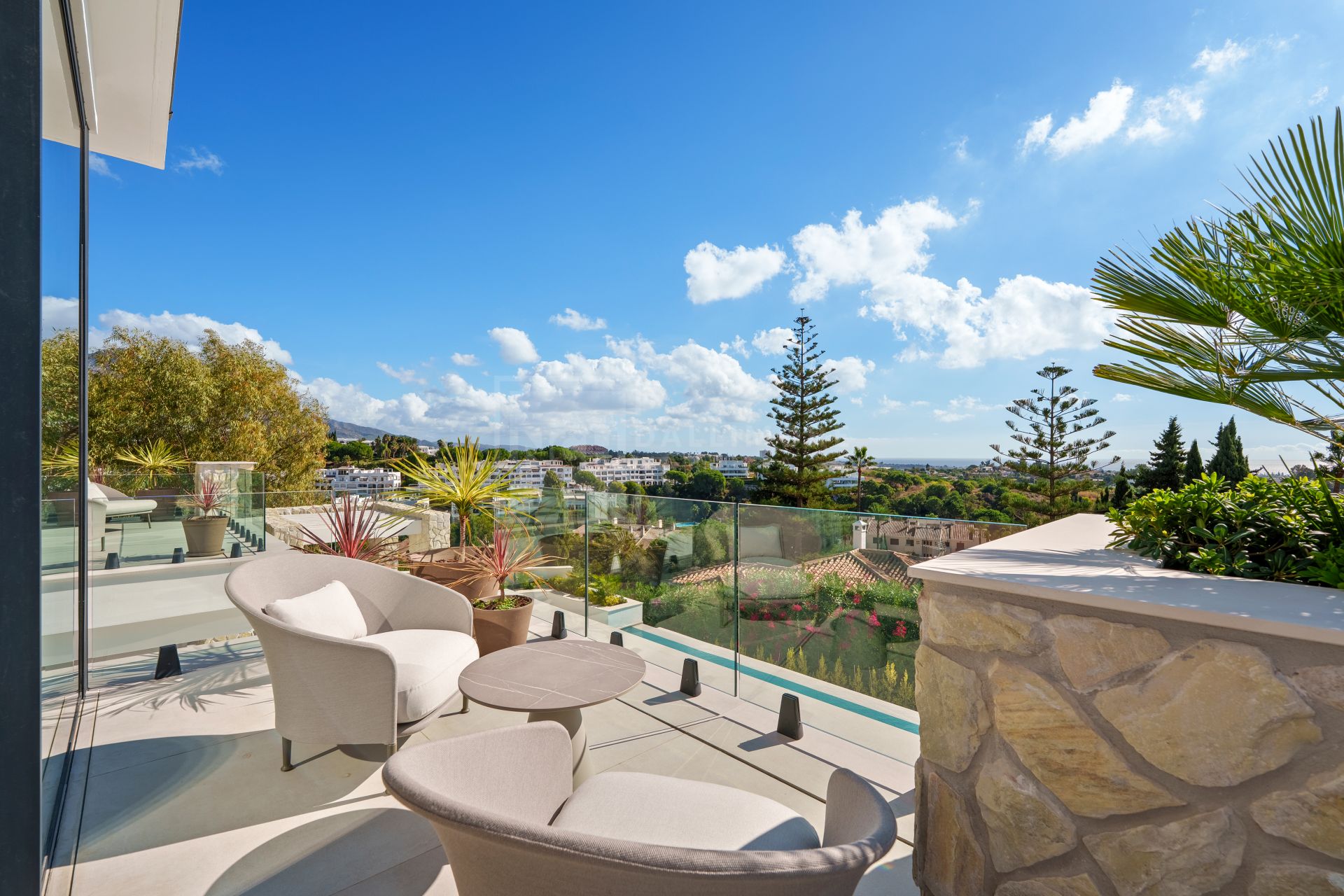 Stunning Modern Residence With Infinity Pool And Open Views In Benahavís