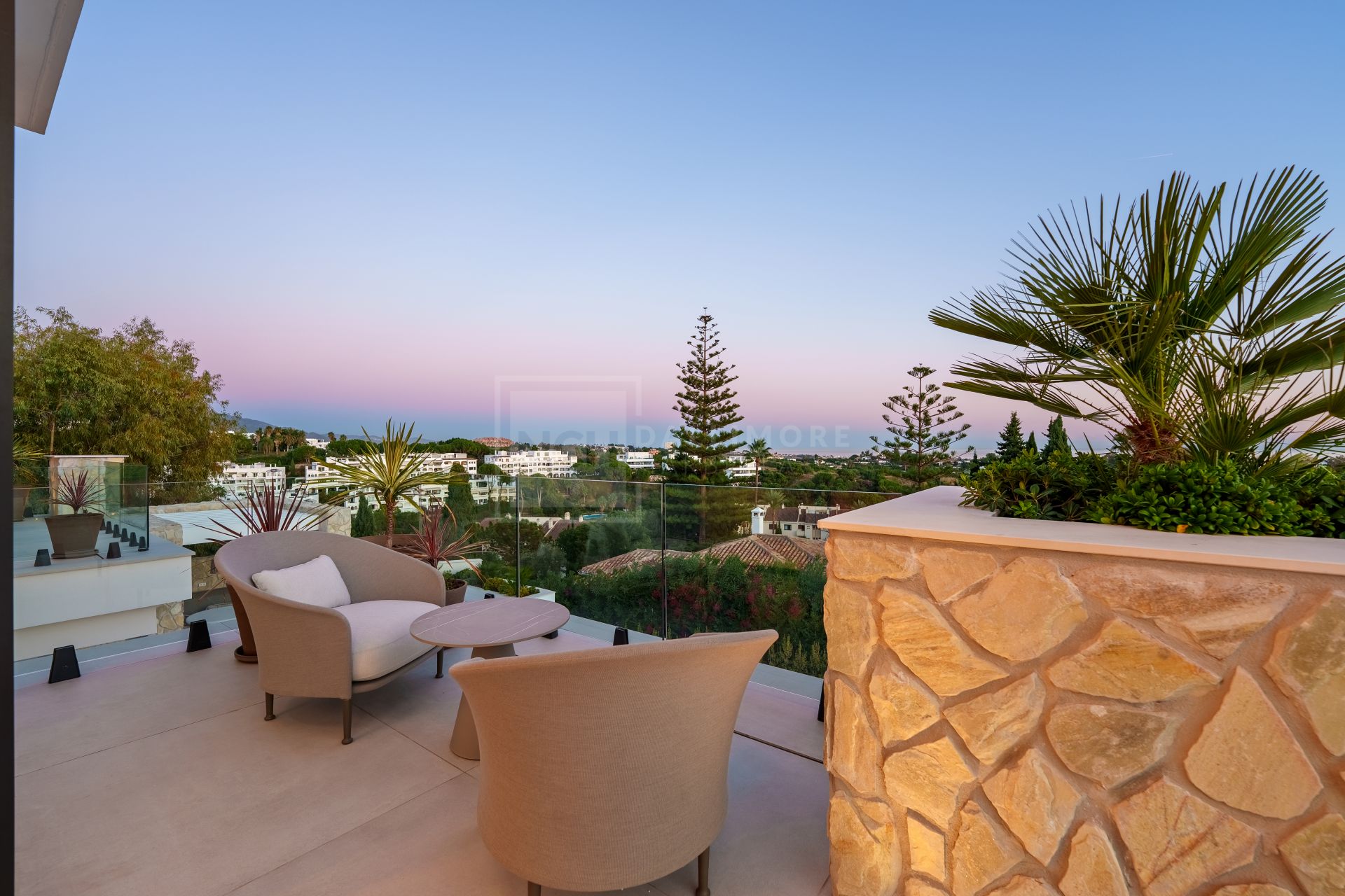 Stunning Modern Residence With Infinity Pool And Open Views In Benahavís