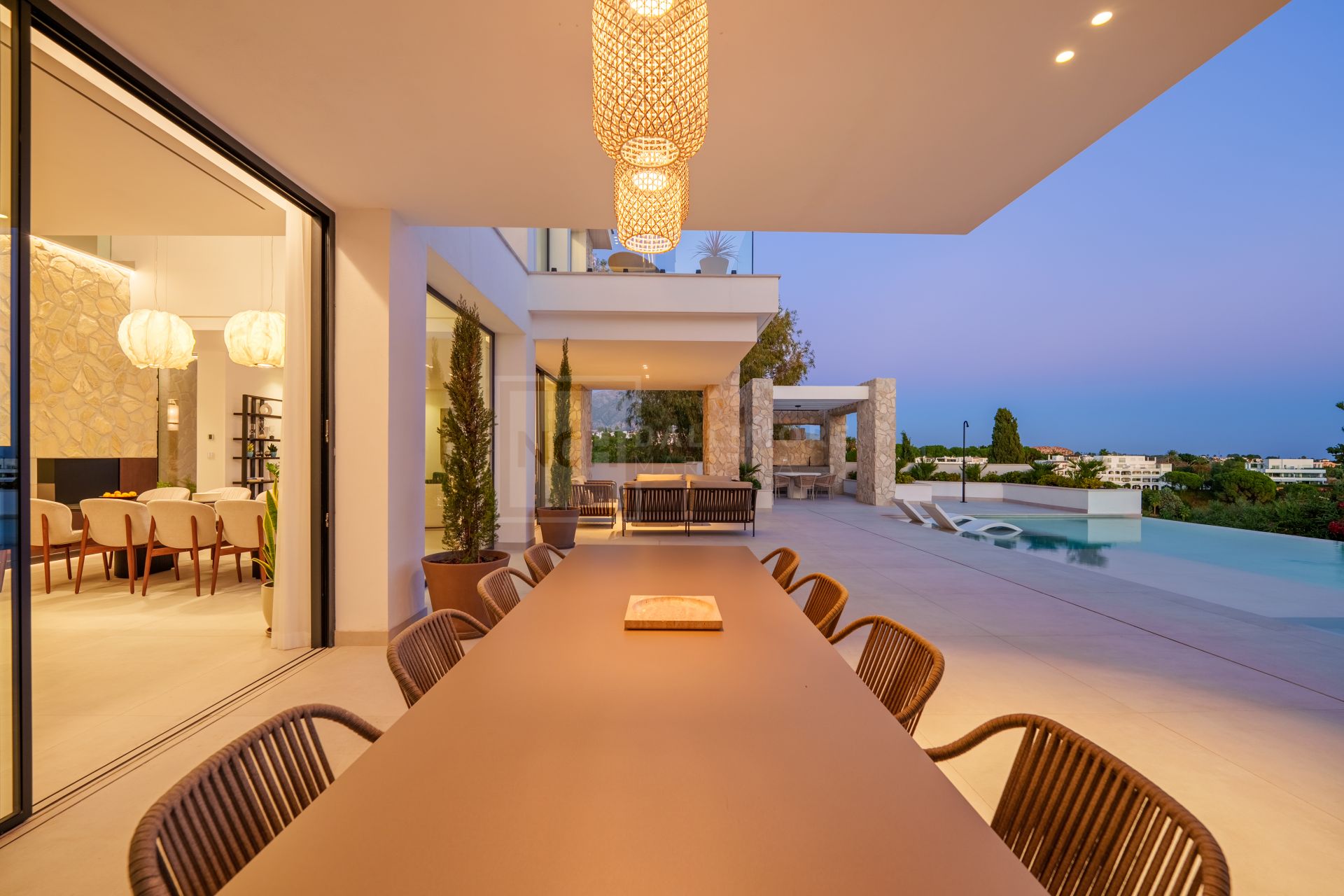 Stunning Modern Residence With Infinity Pool And Open Views In Benahavís