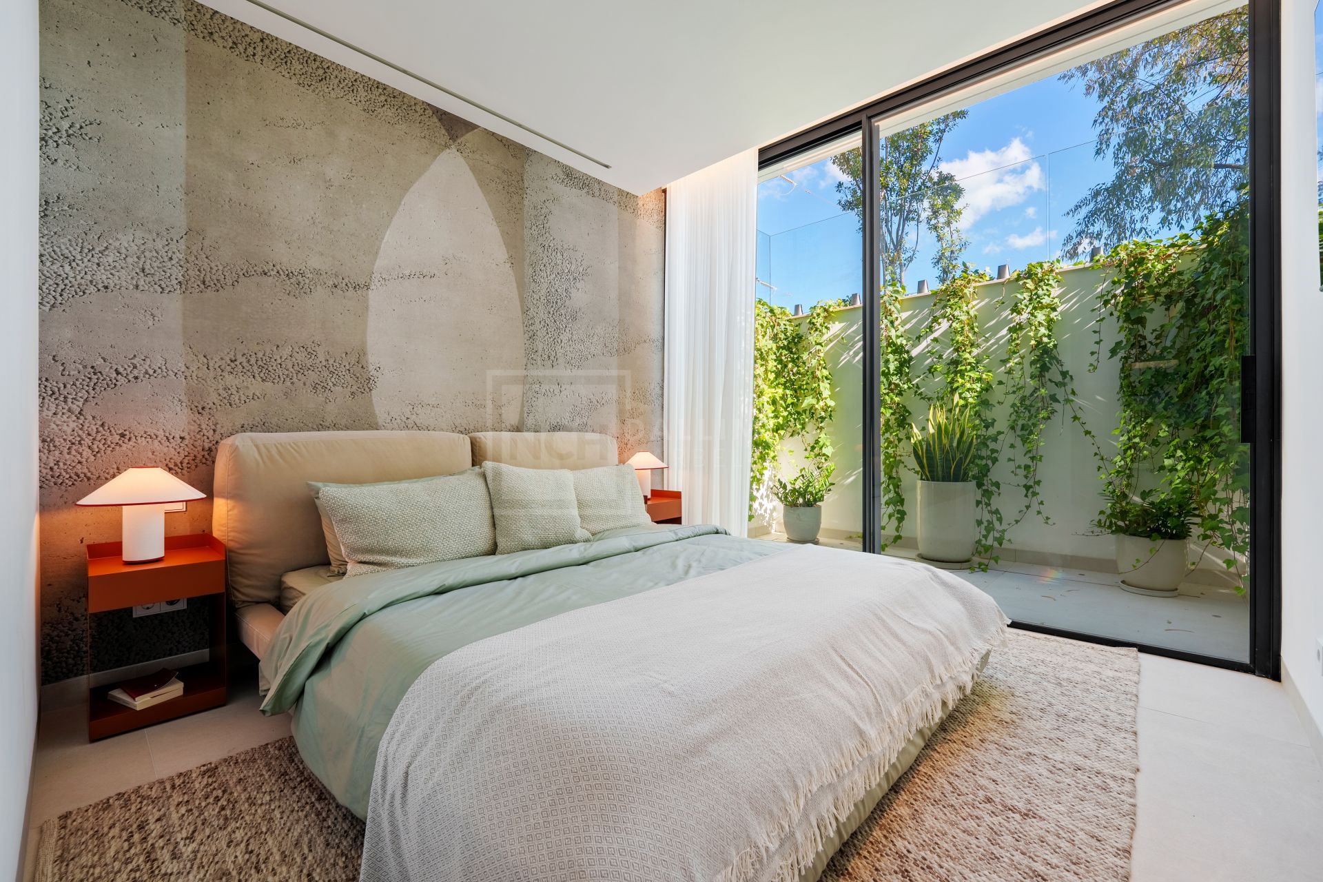 Stunning Modern Residence With Infinity Pool And Open Views In Benahavís