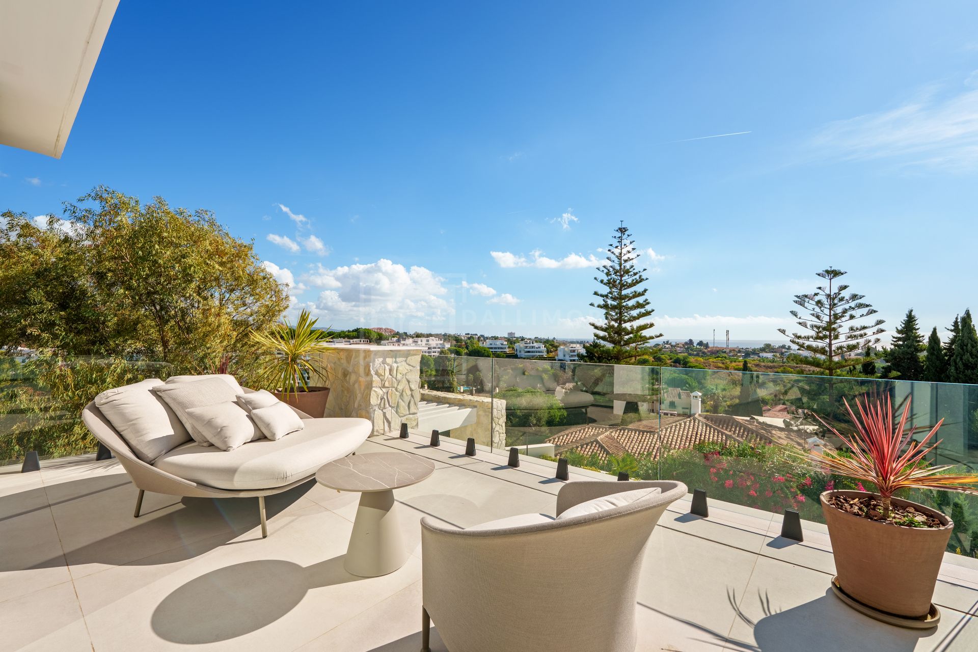 Stunning Modern Residence With Infinity Pool And Open Views In Benahavís