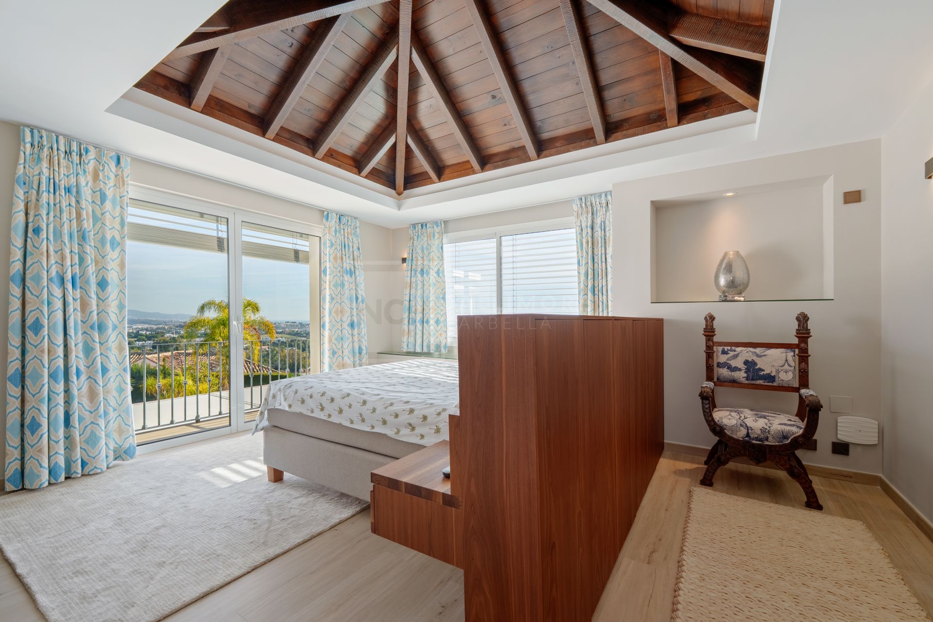 Residencia excepcional de 9 dormitorios con casa de invitados y vistas impresionantes